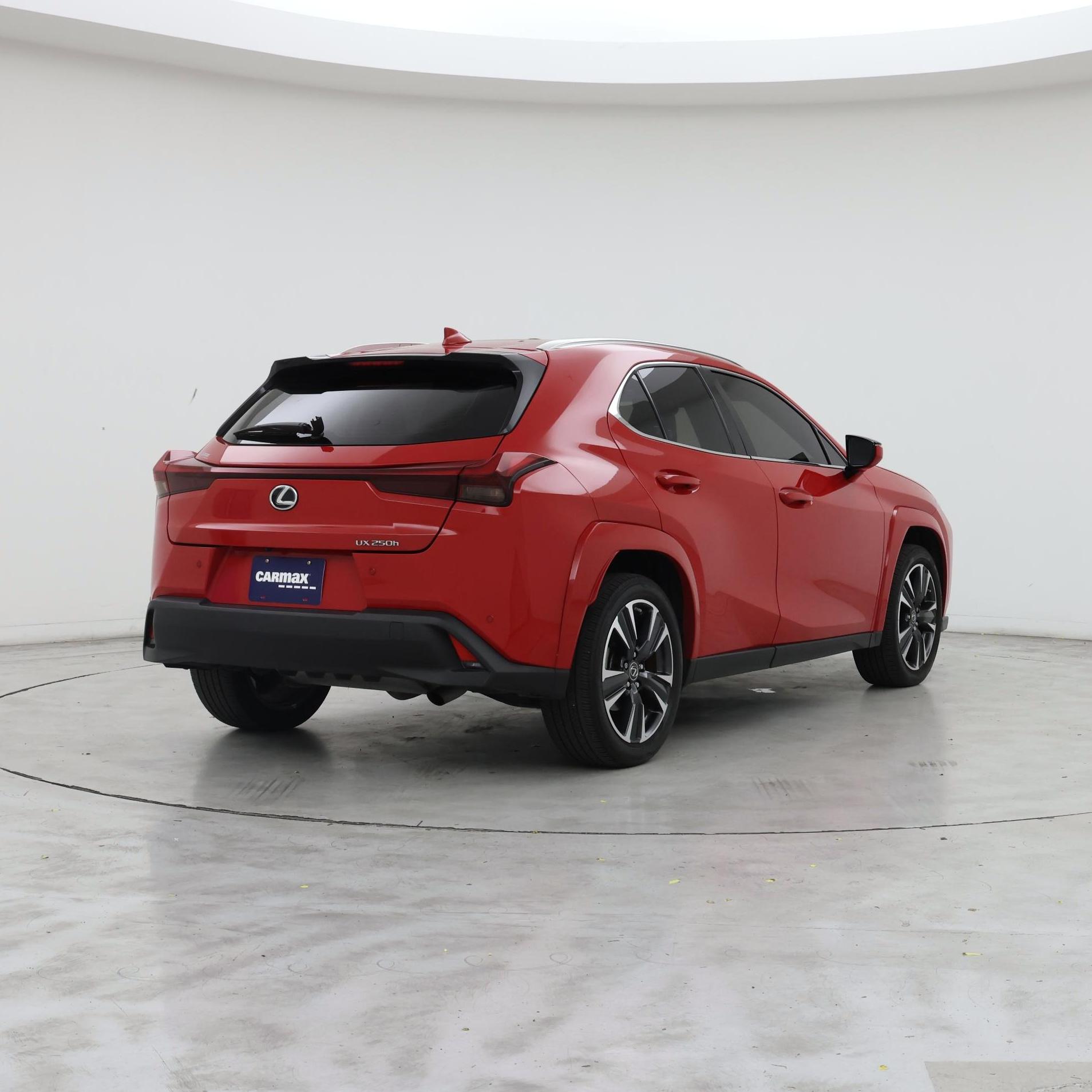Thumbnail: 2023 Lexus UX - 8