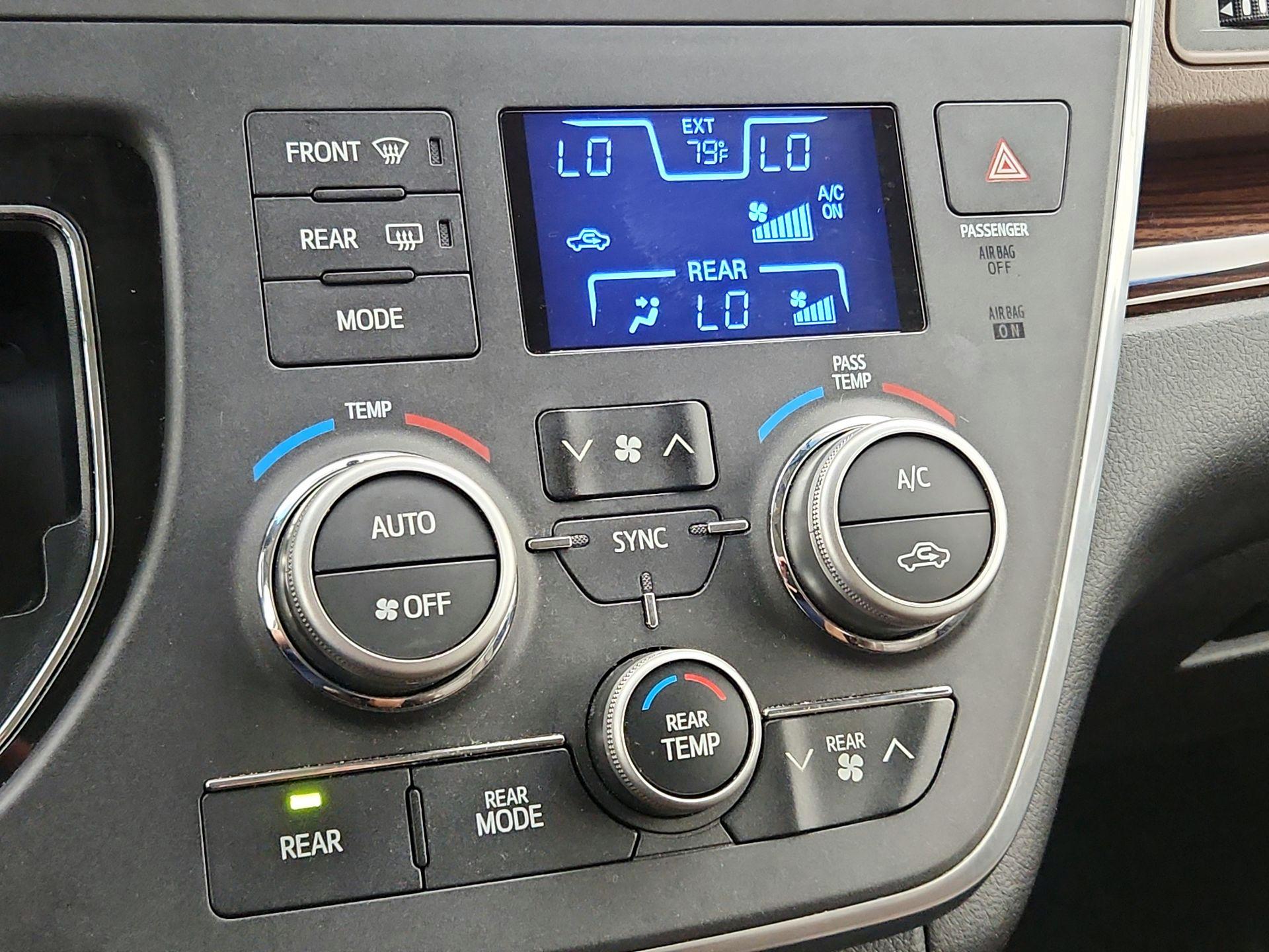 Thumbnail: 2015 Toyota Sienna - 17