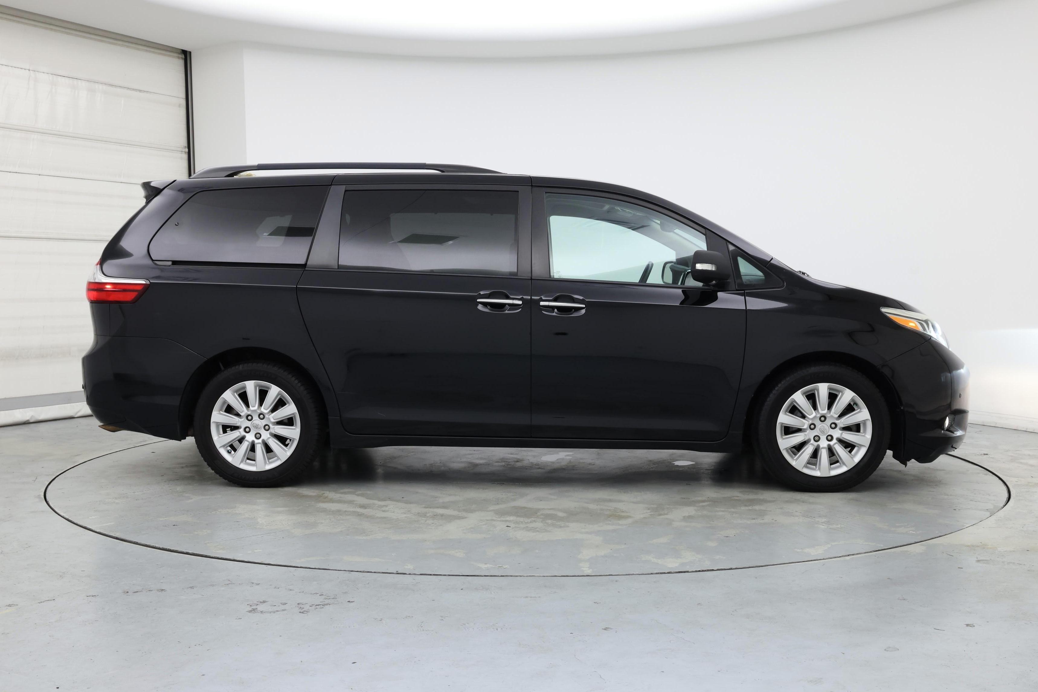 Thumbnail: 2015 Toyota Sienna - 7