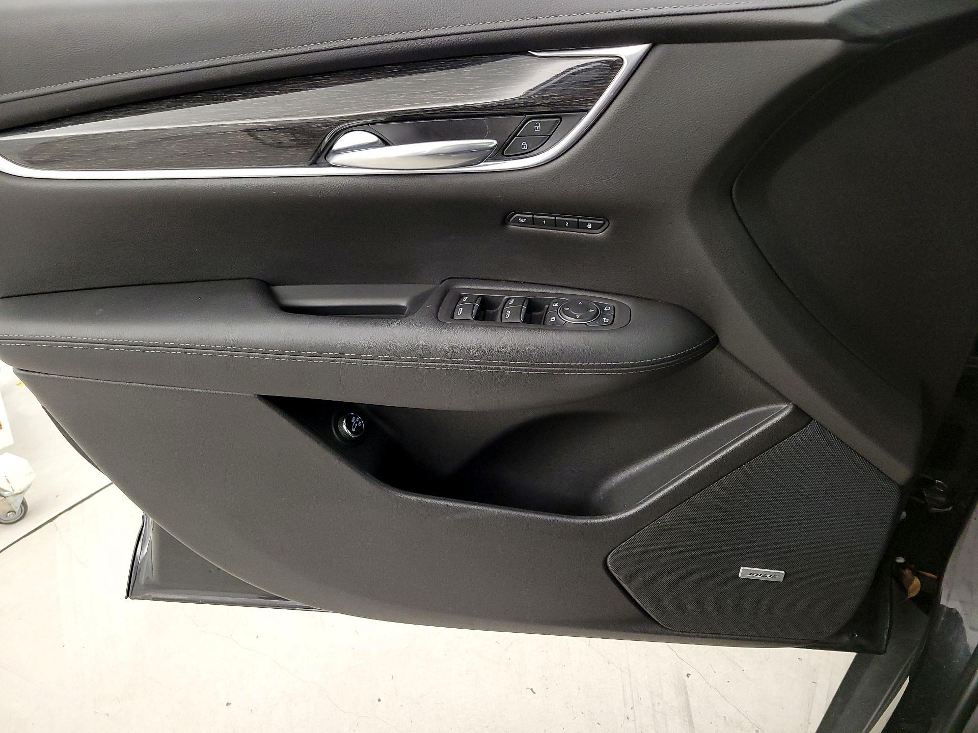 Thumbnail: 2020 Cadillac XT5 - 12
