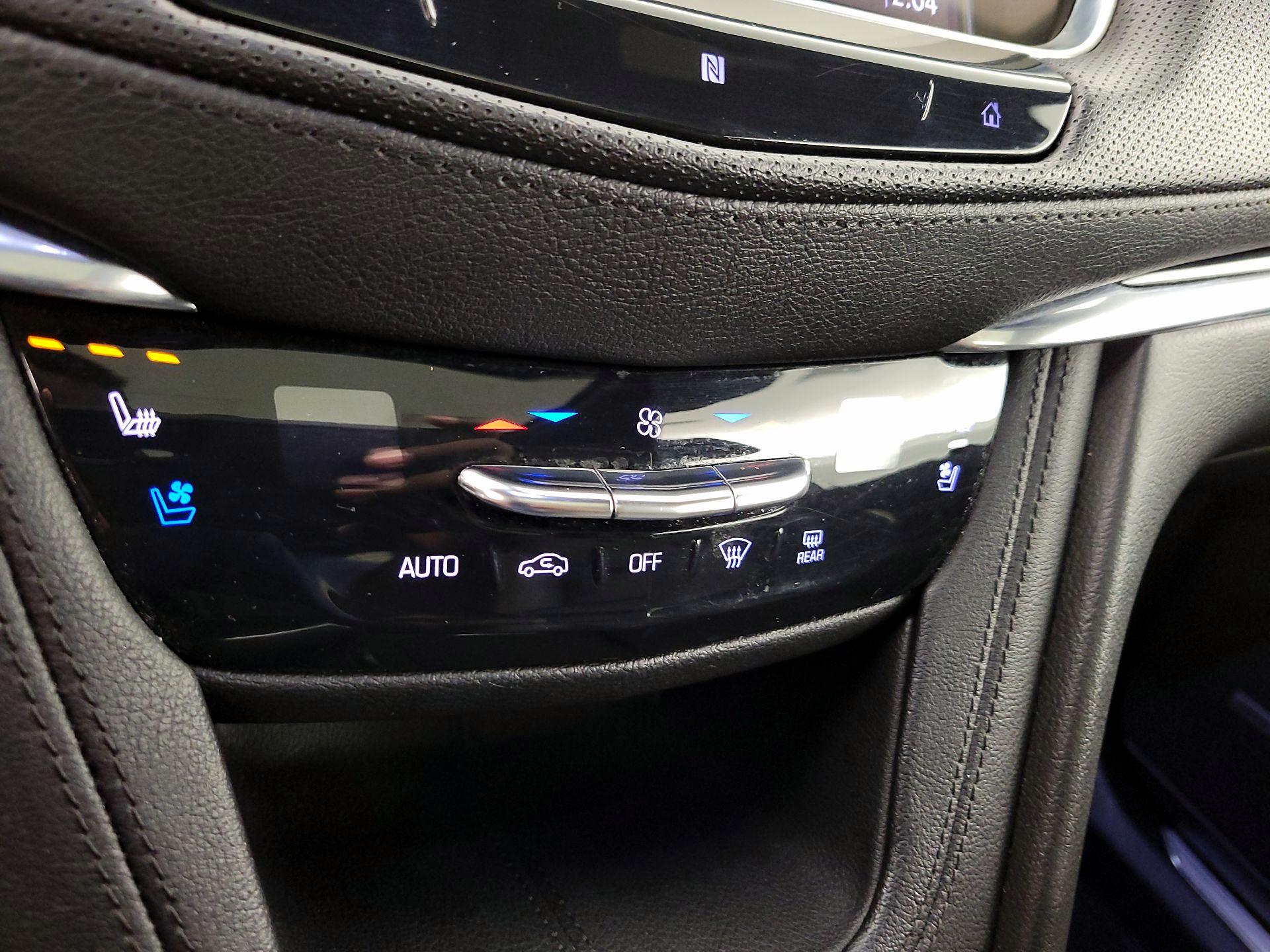 Thumbnail: 2020 Cadillac XT5 - 16
