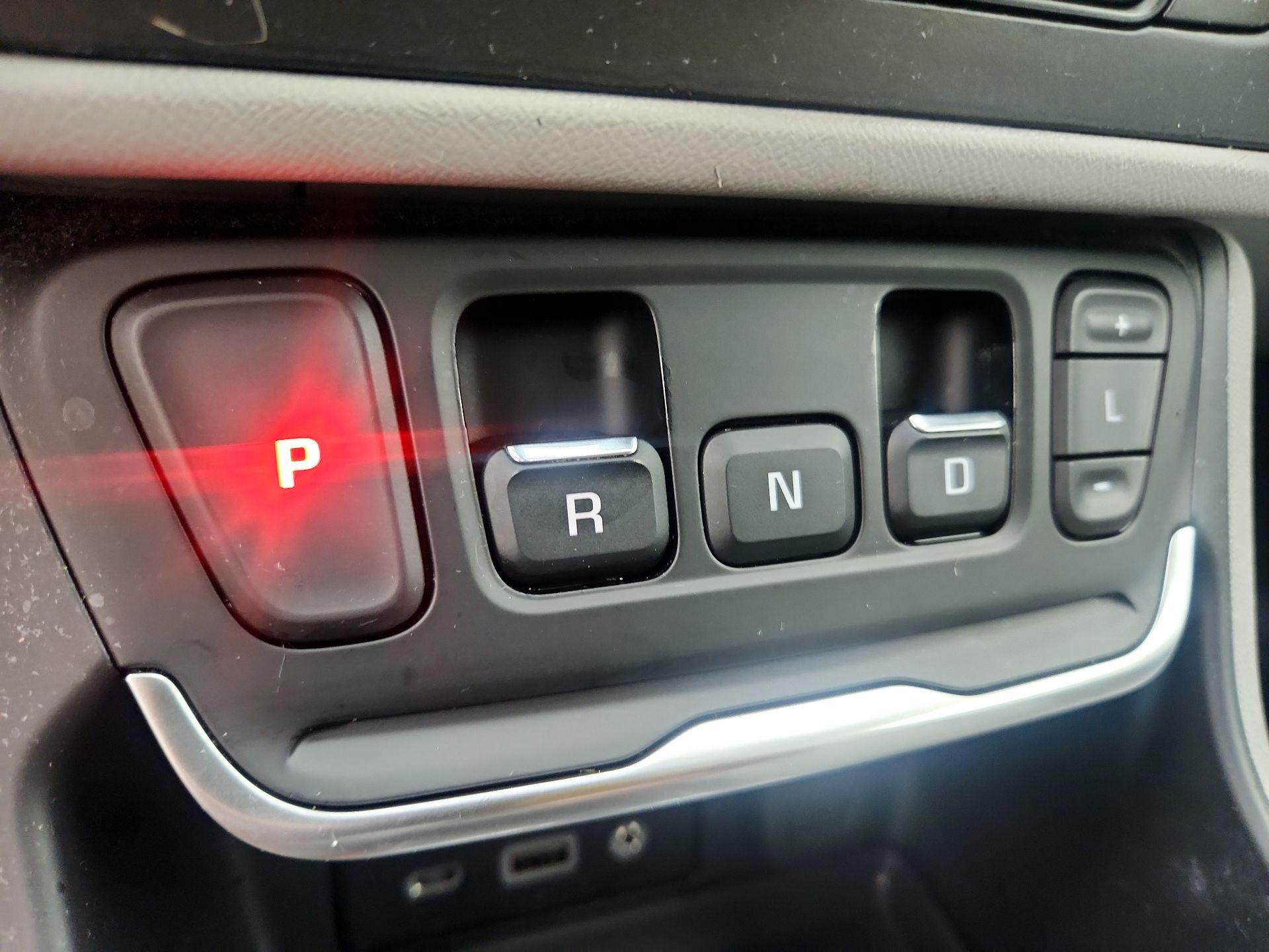 Thumbnail: 2020 GMC Terrain - 17