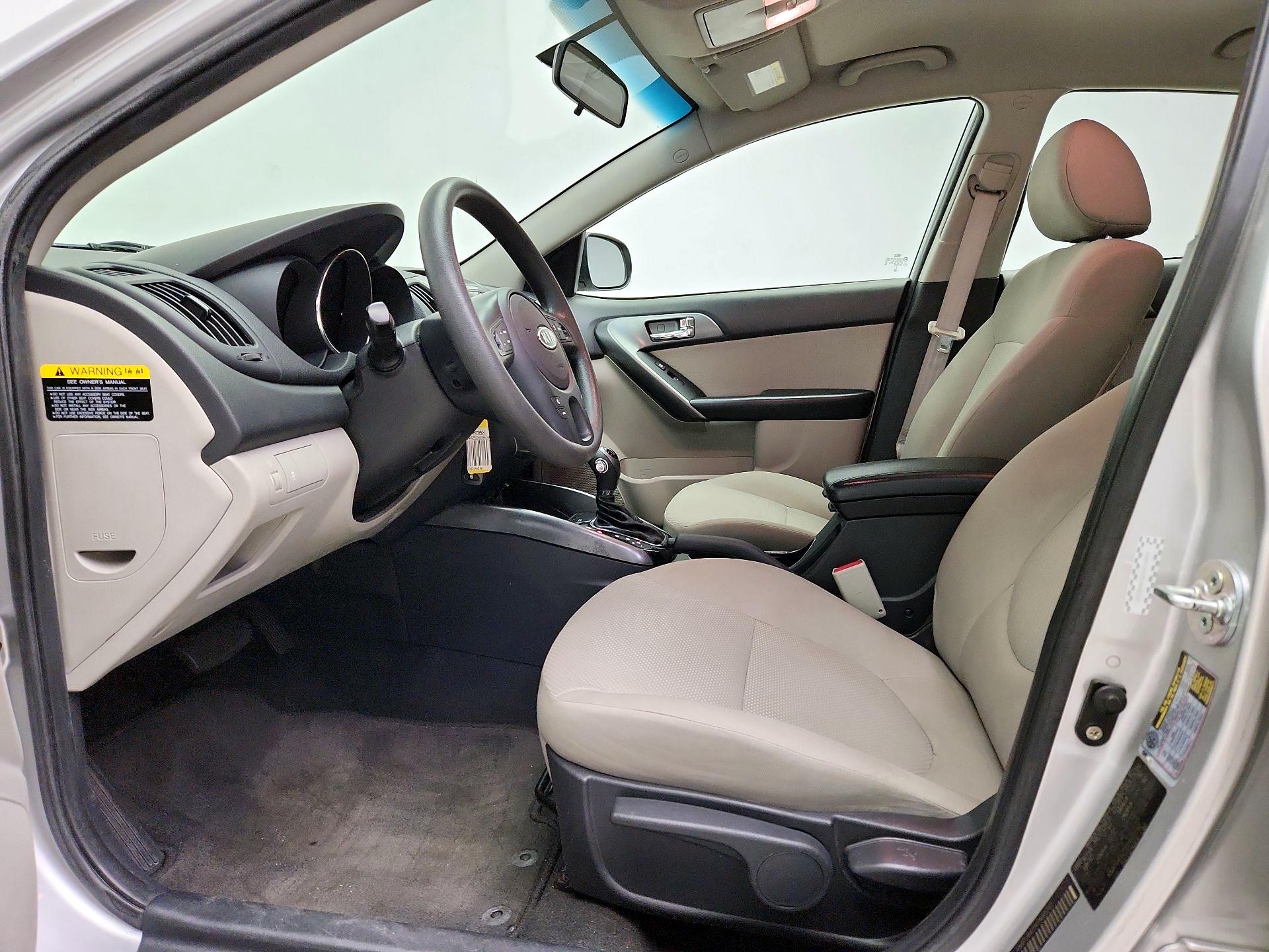 Thumbnail: 2013 Kia Forte - 11