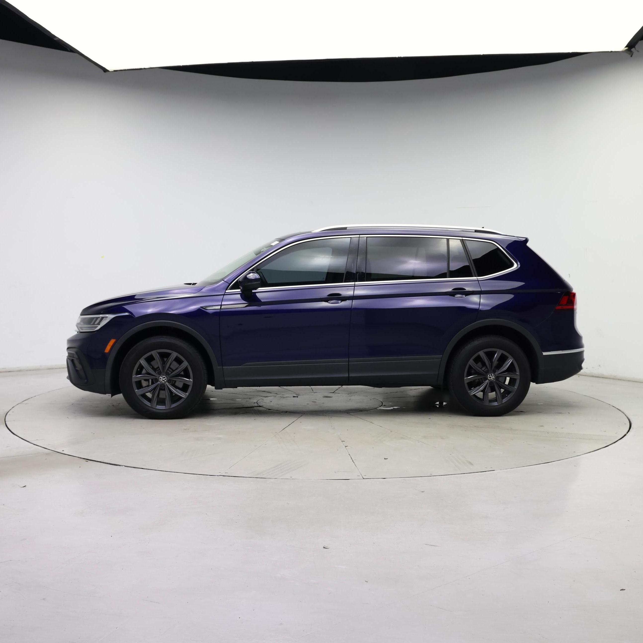 Thumbnail: 2022 Volkswagen Tiguan - 3