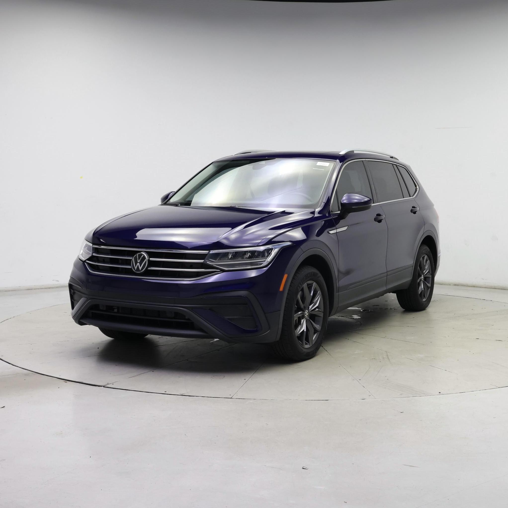 Thumbnail: 2022 Volkswagen Tiguan - 4