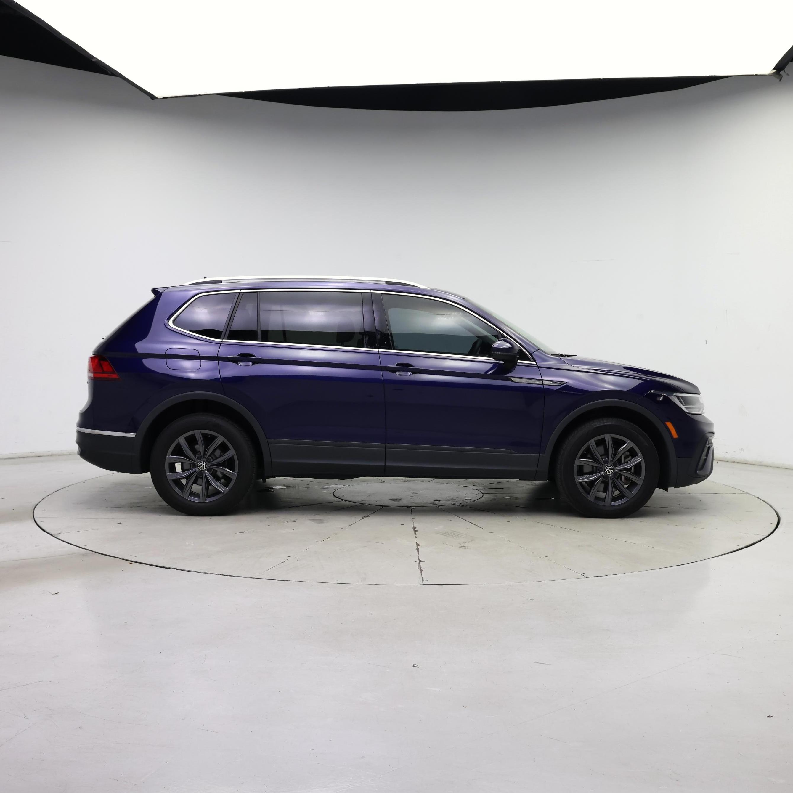 Thumbnail: 2022 Volkswagen Tiguan - 7