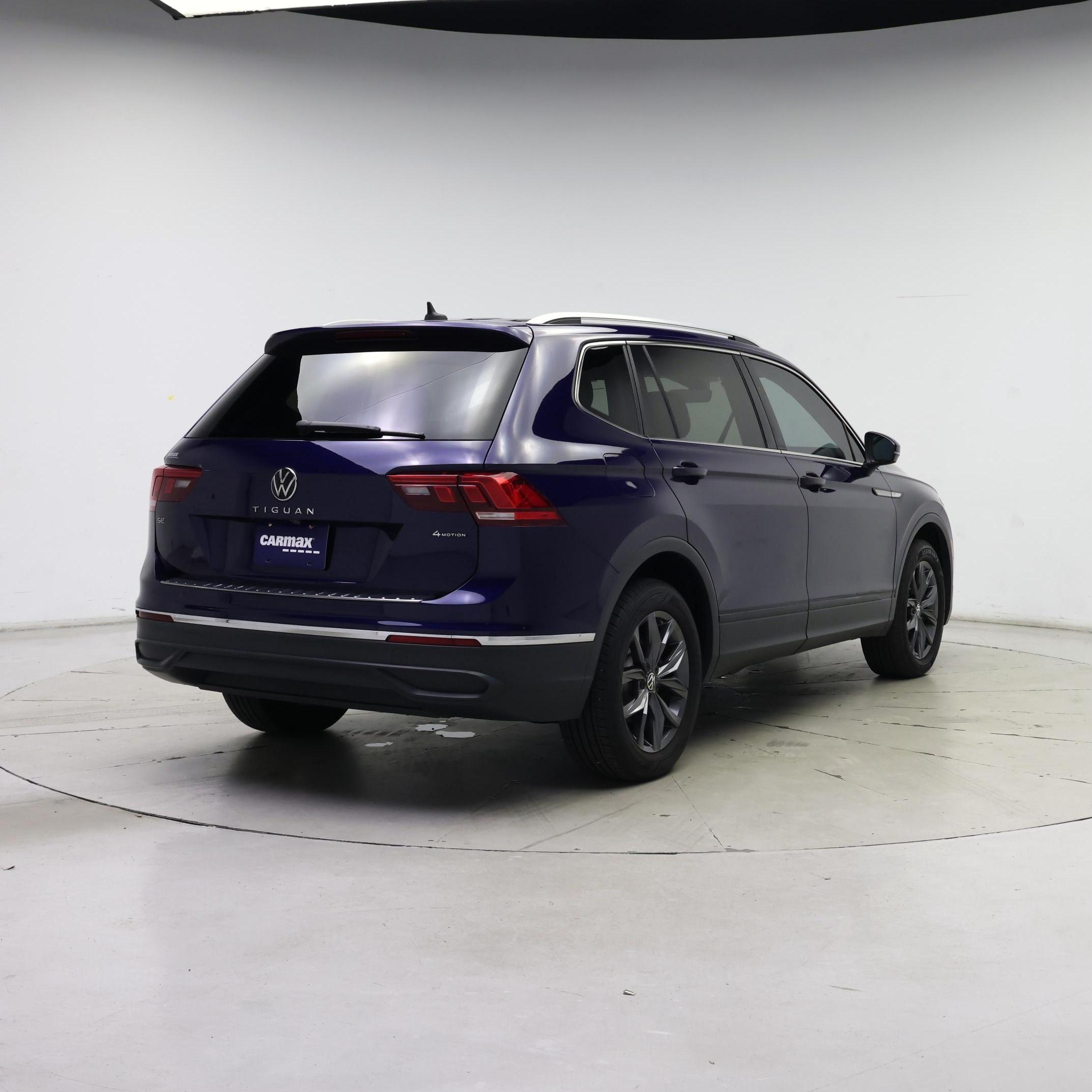 Thumbnail: 2022 Volkswagen Tiguan - 8