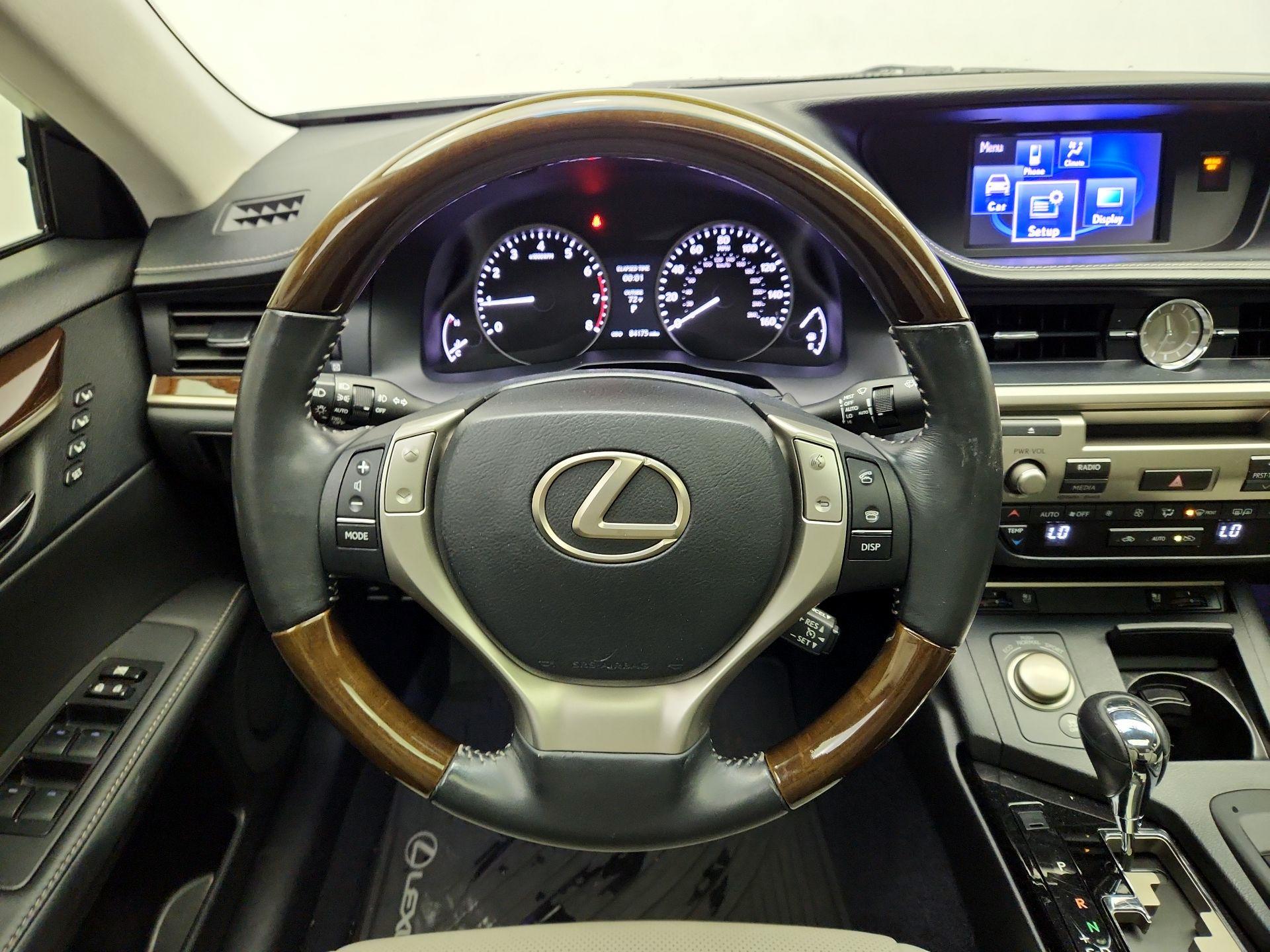 Thumbnail: 2014 Lexus ES - 10
