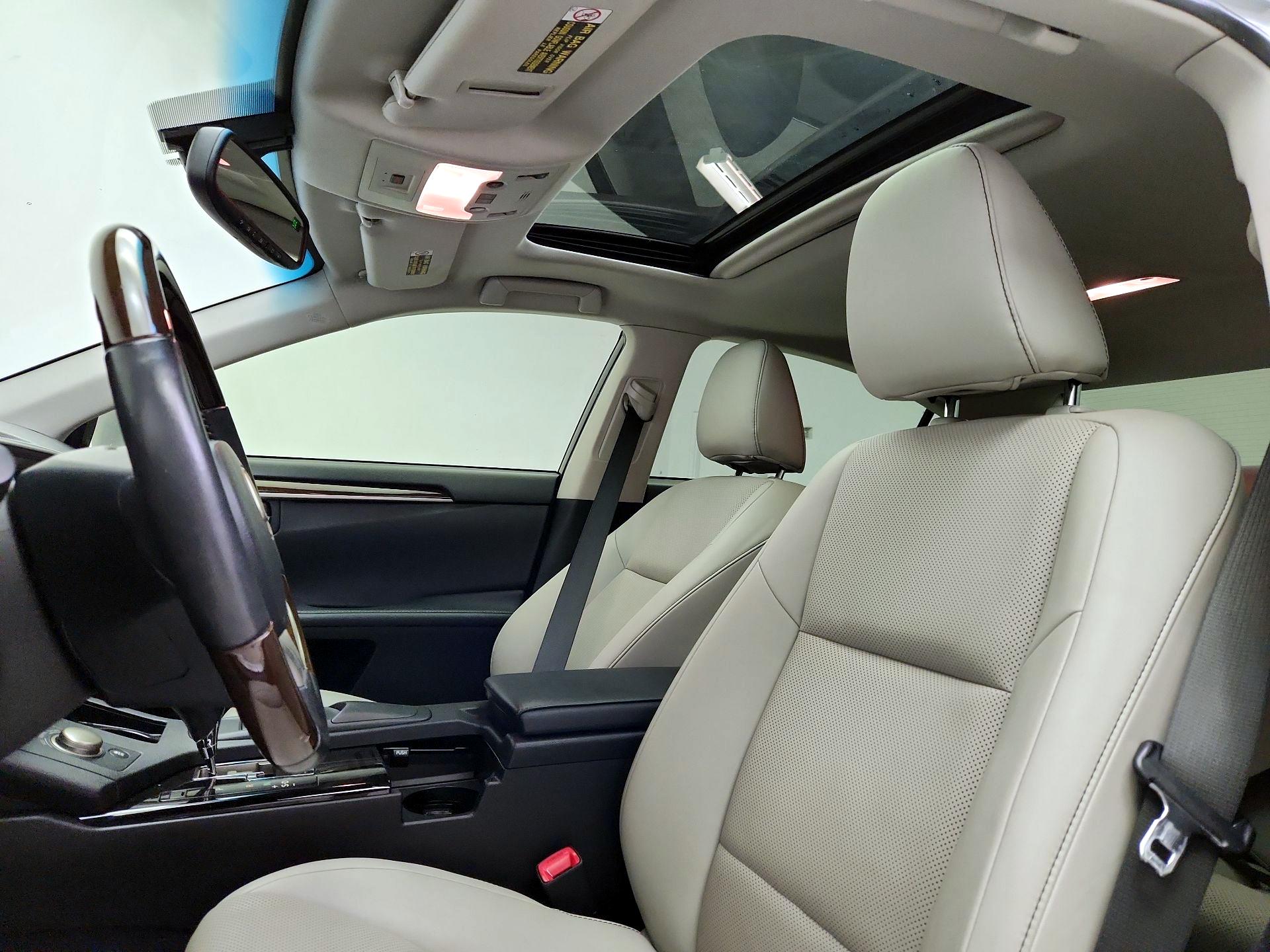 Thumbnail: 2014 Lexus ES - 19