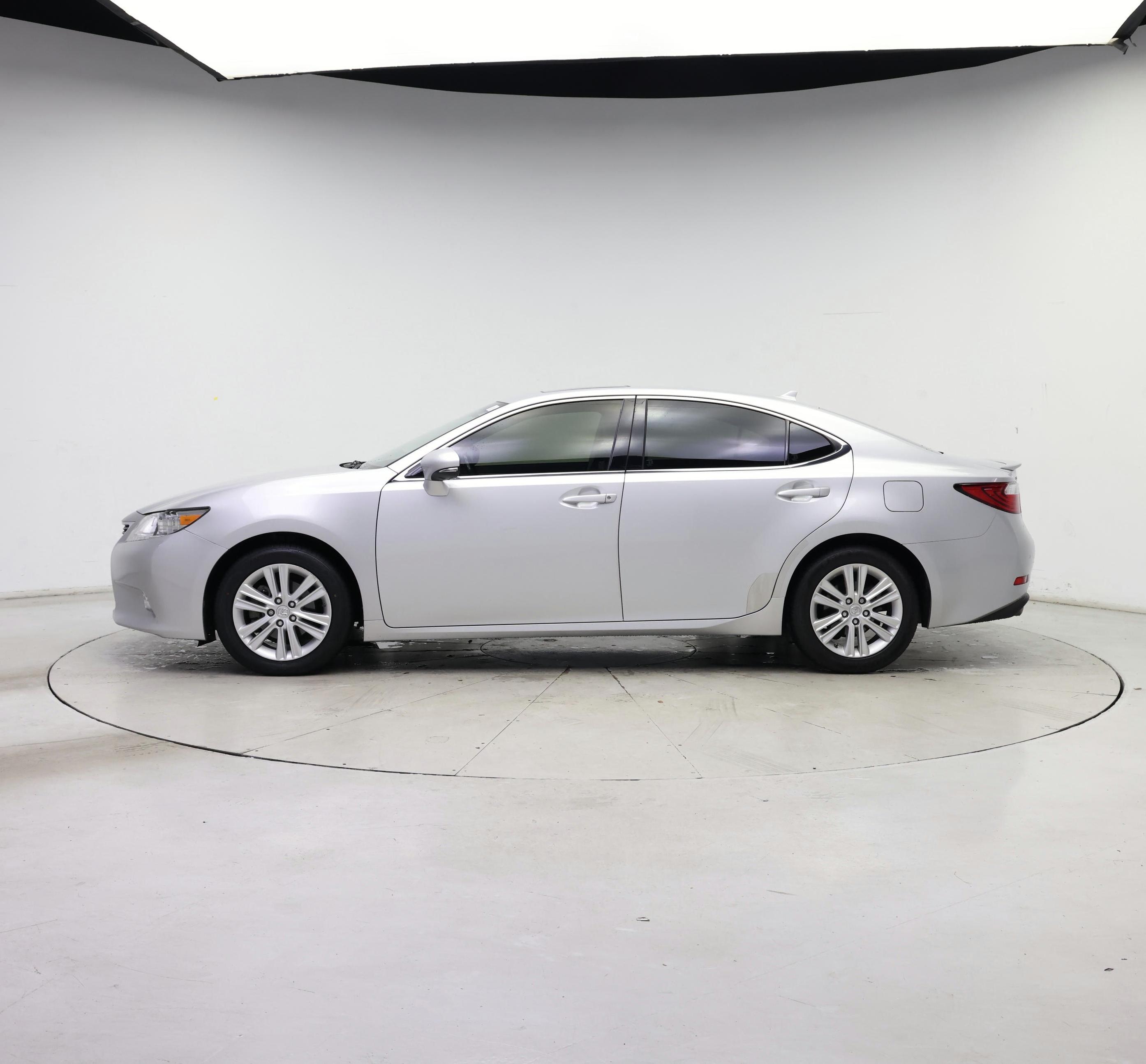 Thumbnail: 2014 Lexus ES - 3