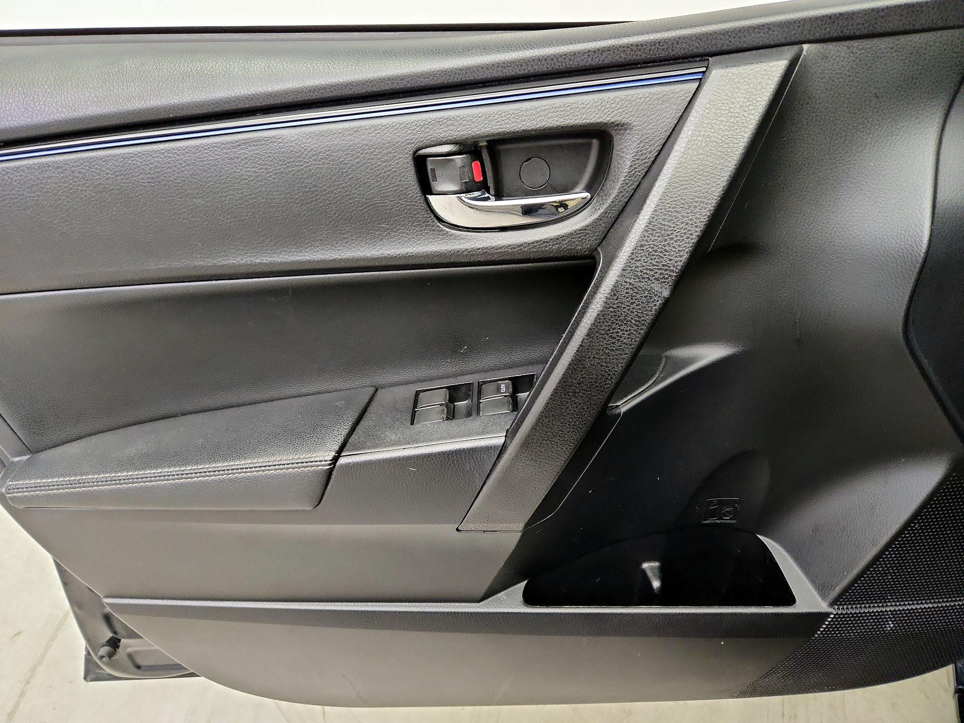 Thumbnail: 2017 Toyota Corolla - 12