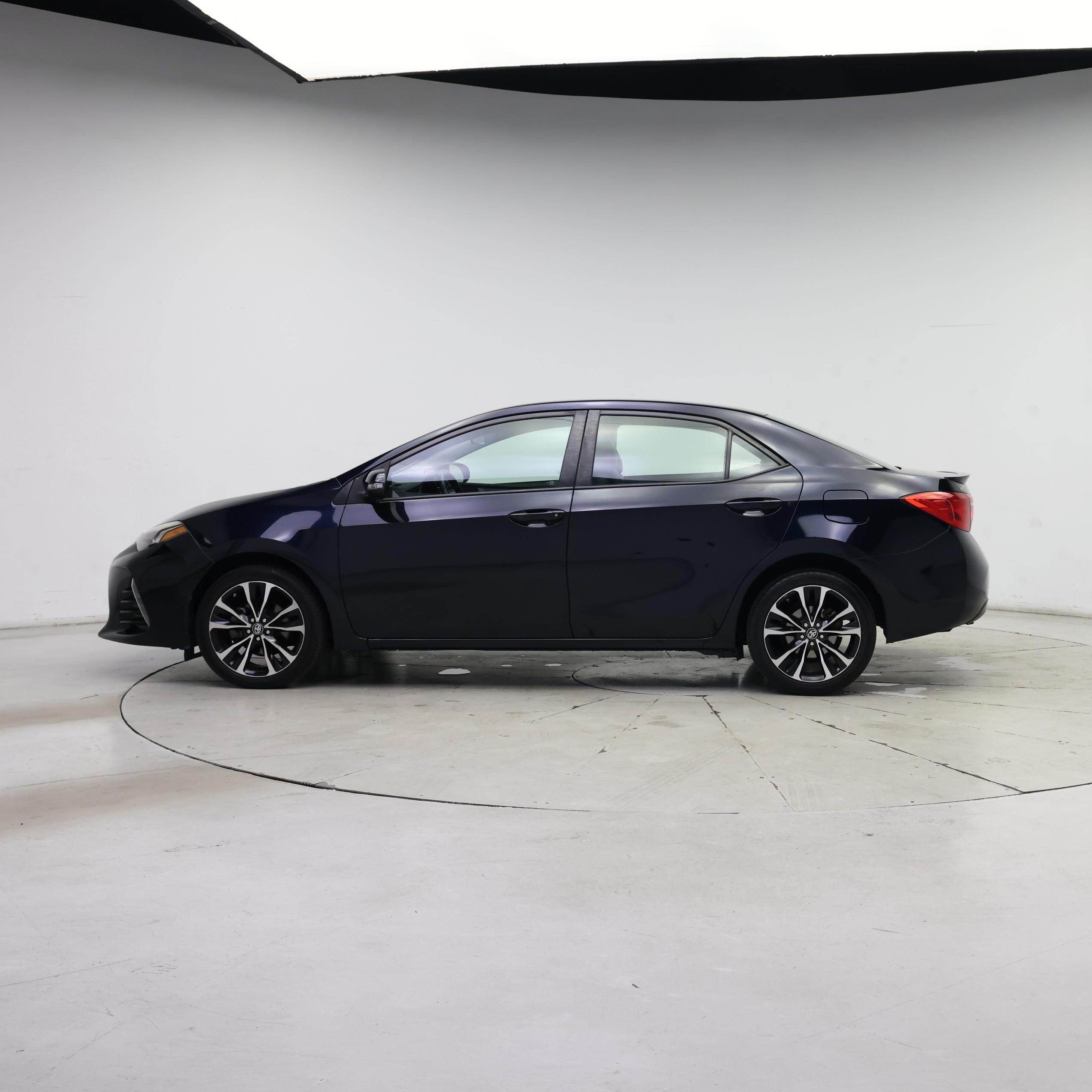 Thumbnail: 2017 Toyota Corolla - 3