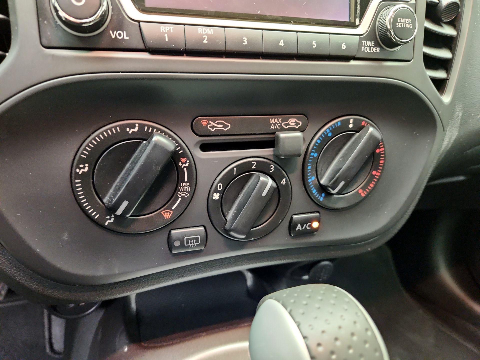 Thumbnail: 2016 Nissan Juke - 16