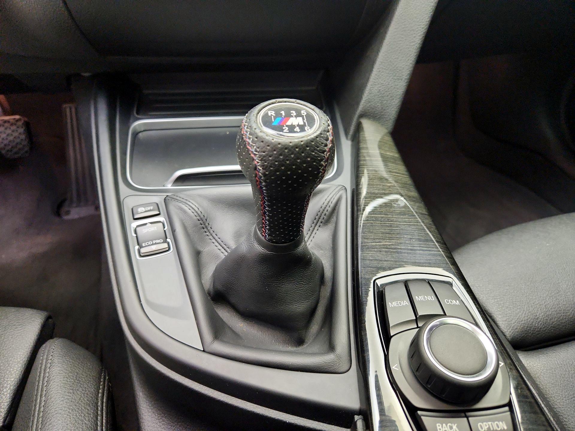 Thumbnail: 2018 BMW 3 Series - 16