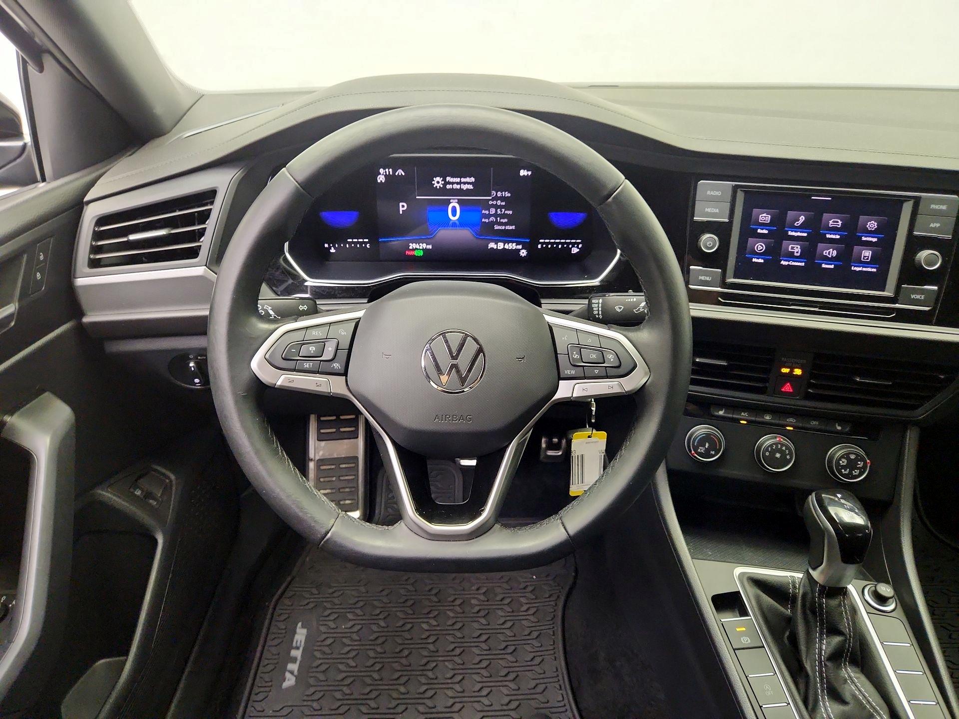 Thumbnail: 2024 Volkswagen Jetta - 10
