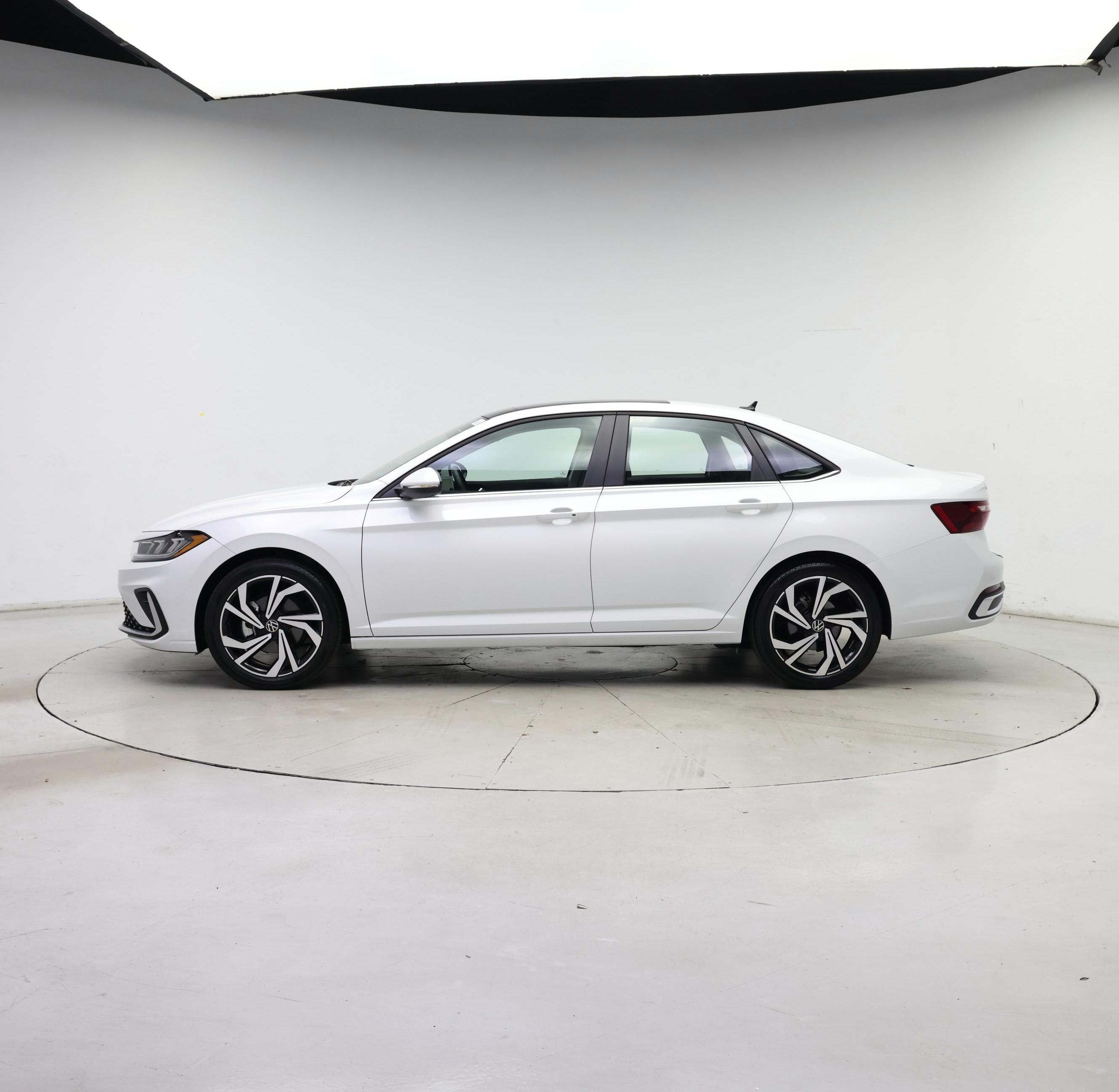 Thumbnail: 2025 Volkswagen Jetta - 3