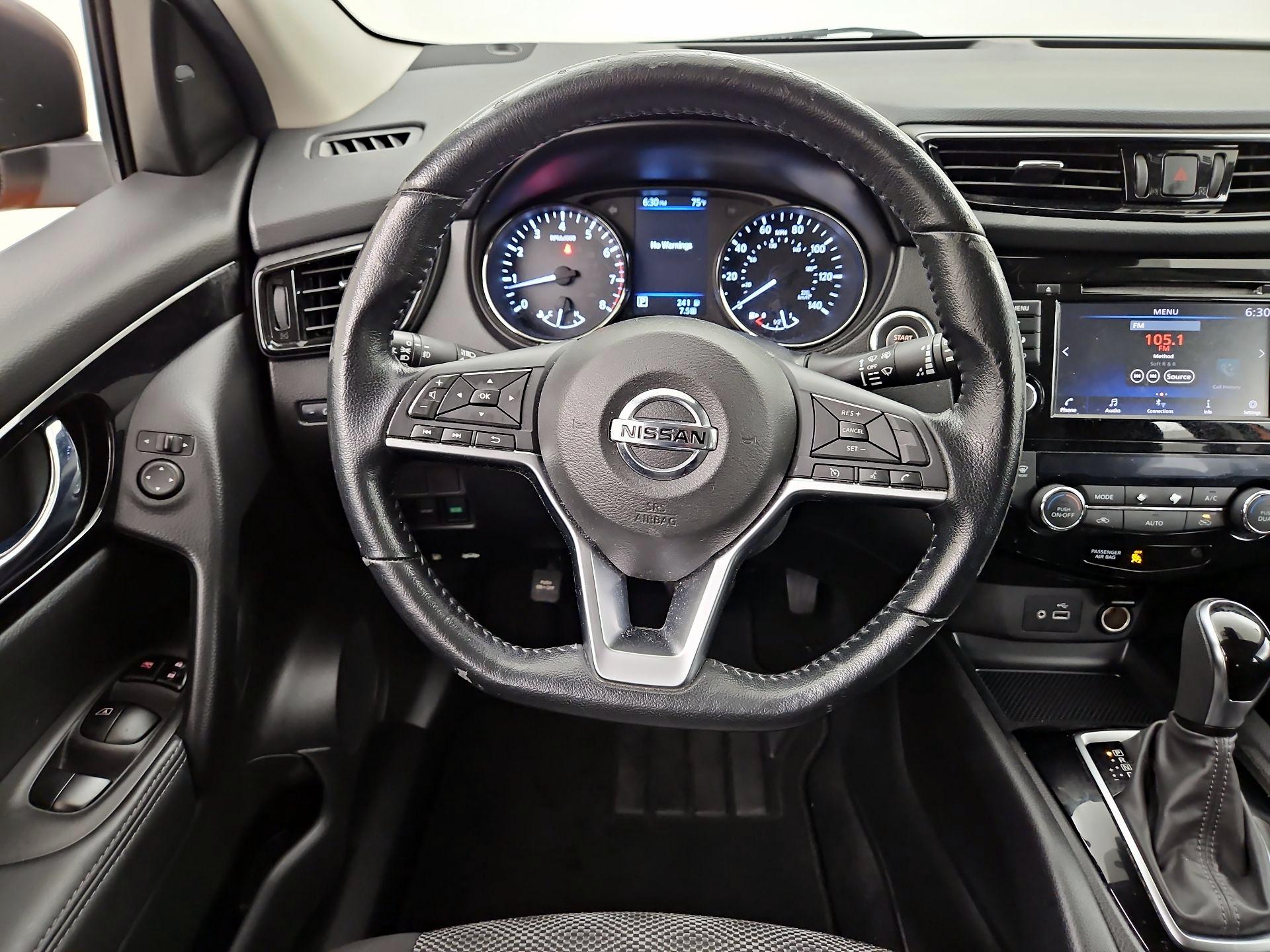 Thumbnail: 2022 Nissan Rogue Sport - 10