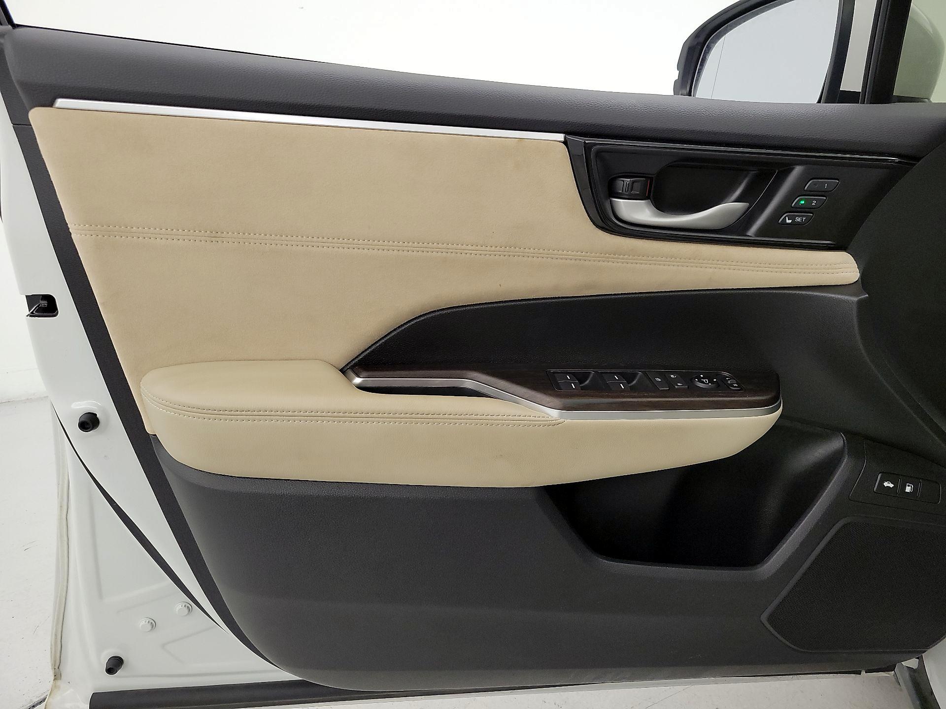 Thumbnail: 2019 Honda Clarity - 12