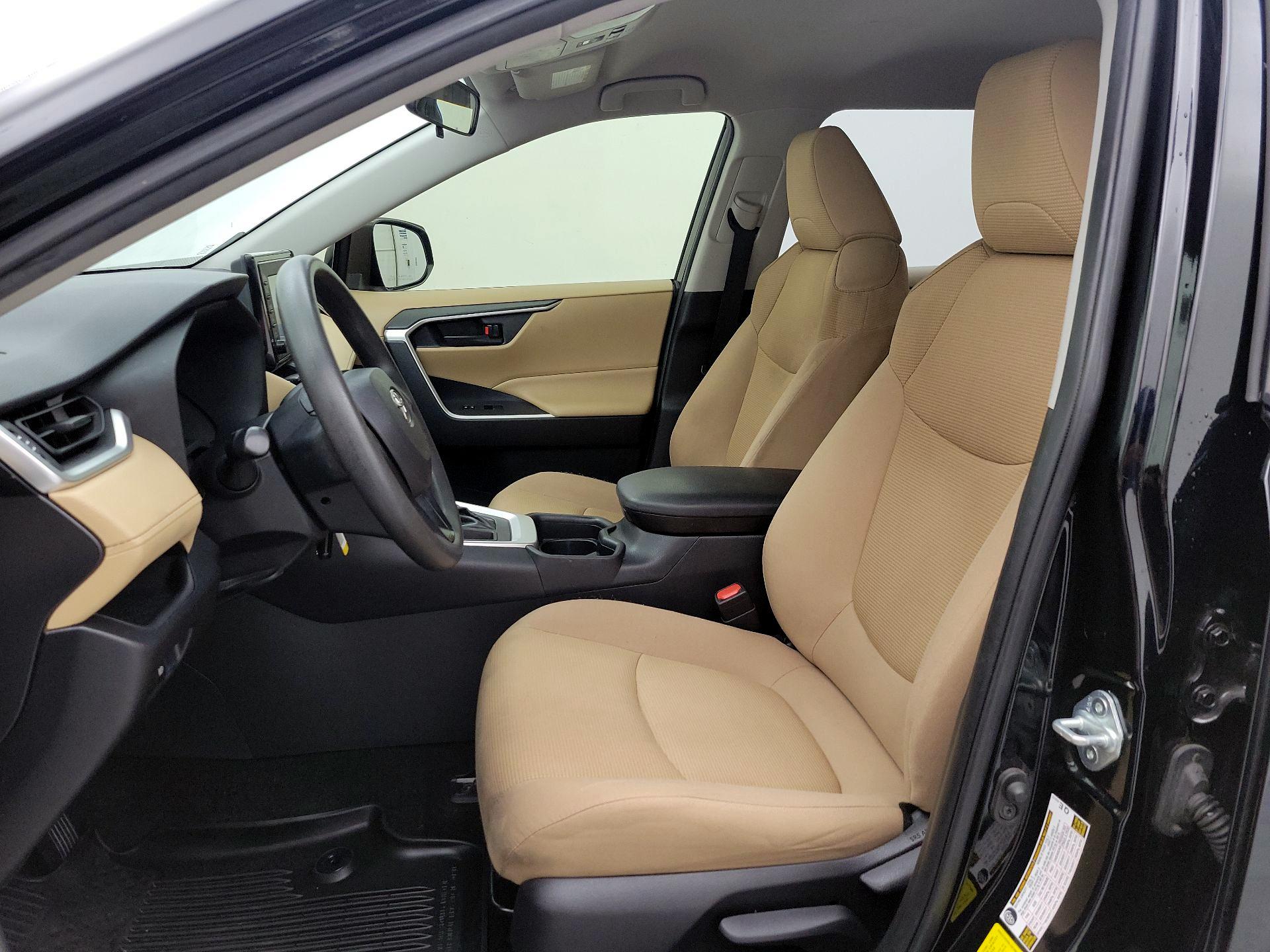 Thumbnail: 2019 Toyota RAV4 - 11