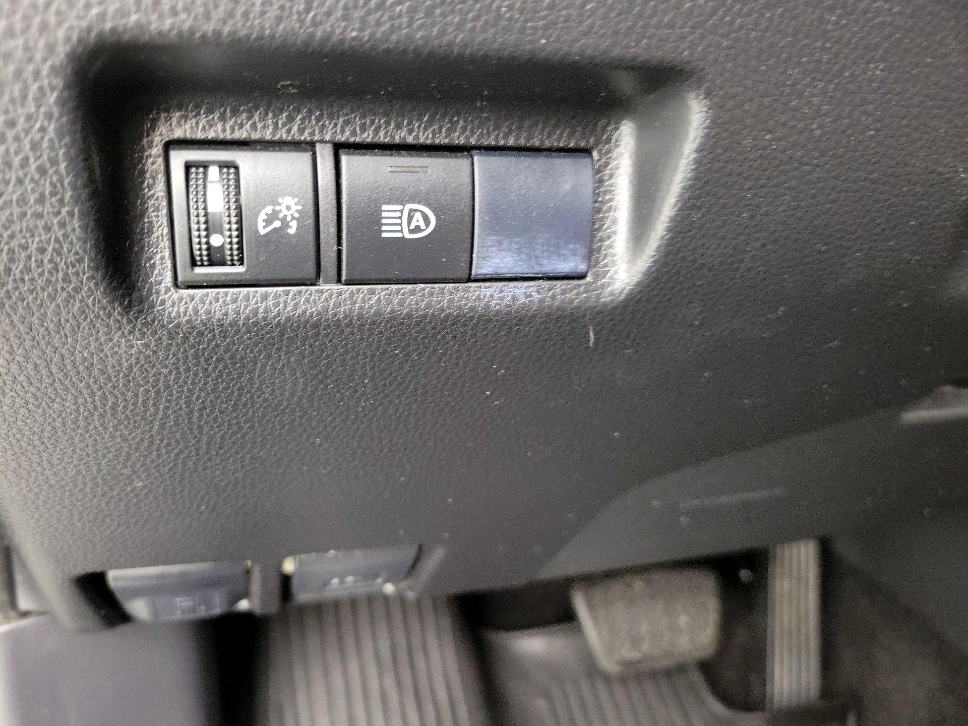 Thumbnail: 2019 Toyota RAV4 - 13