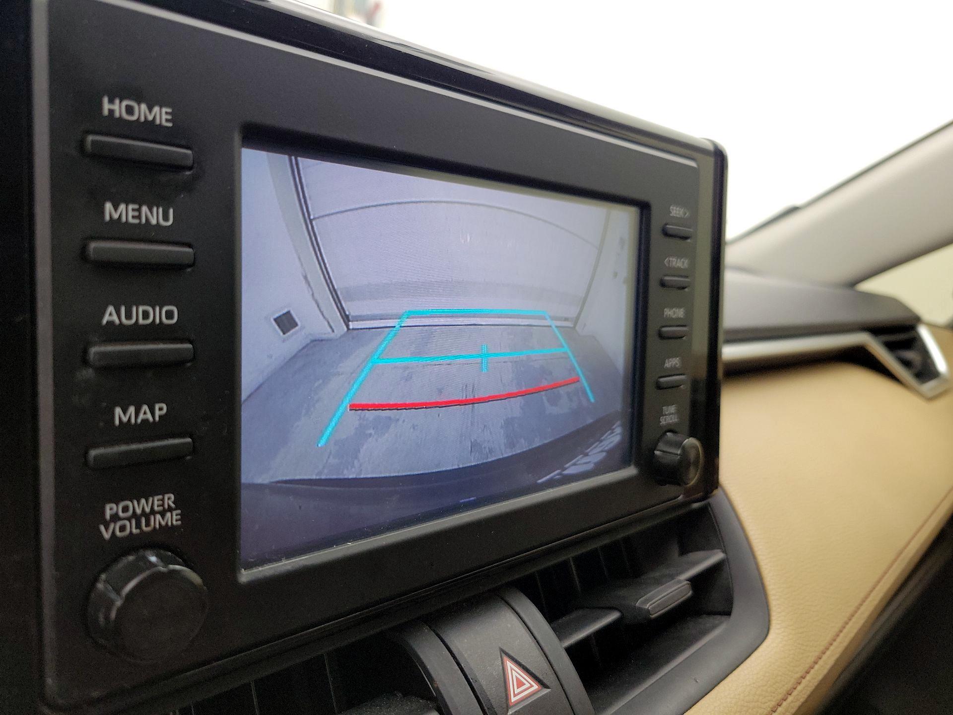 Thumbnail: 2019 Toyota RAV4 - 14