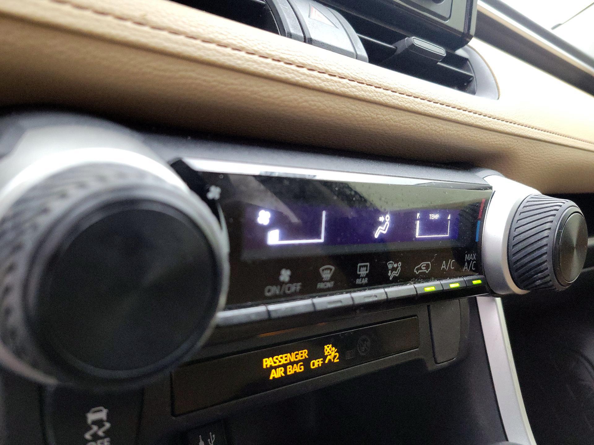 Thumbnail: 2019 Toyota RAV4 - 16