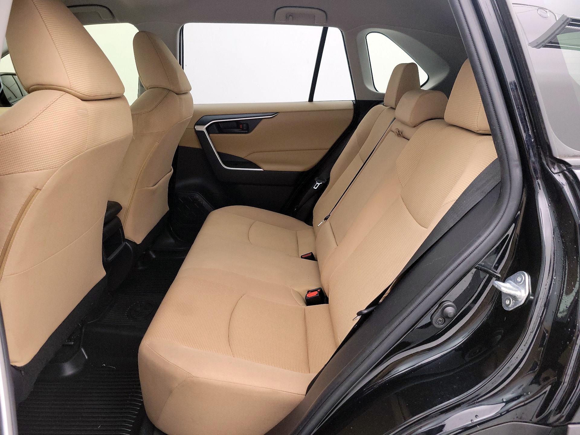 Thumbnail: 2019 Toyota RAV4 - 19