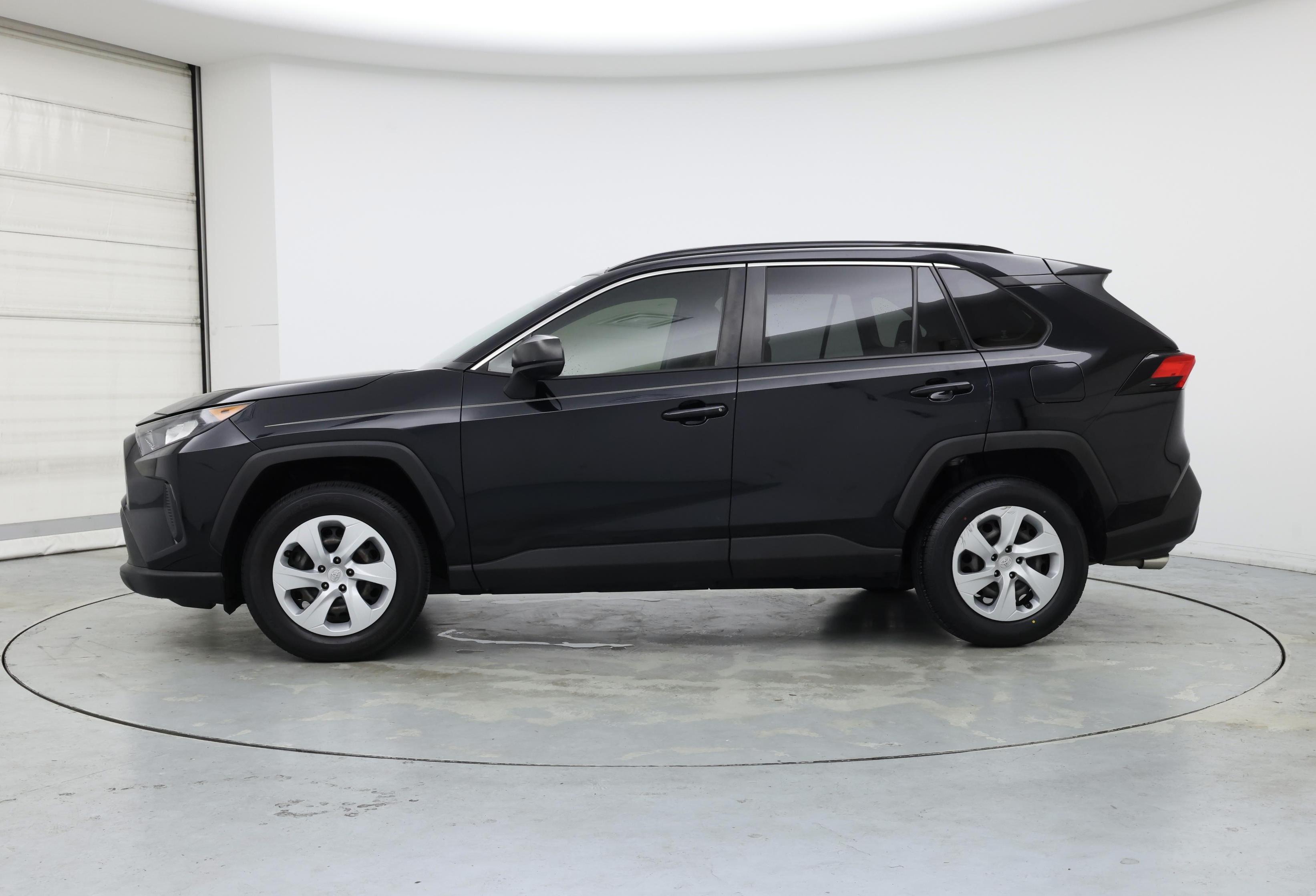 Thumbnail: 2019 Toyota RAV4 - 3
