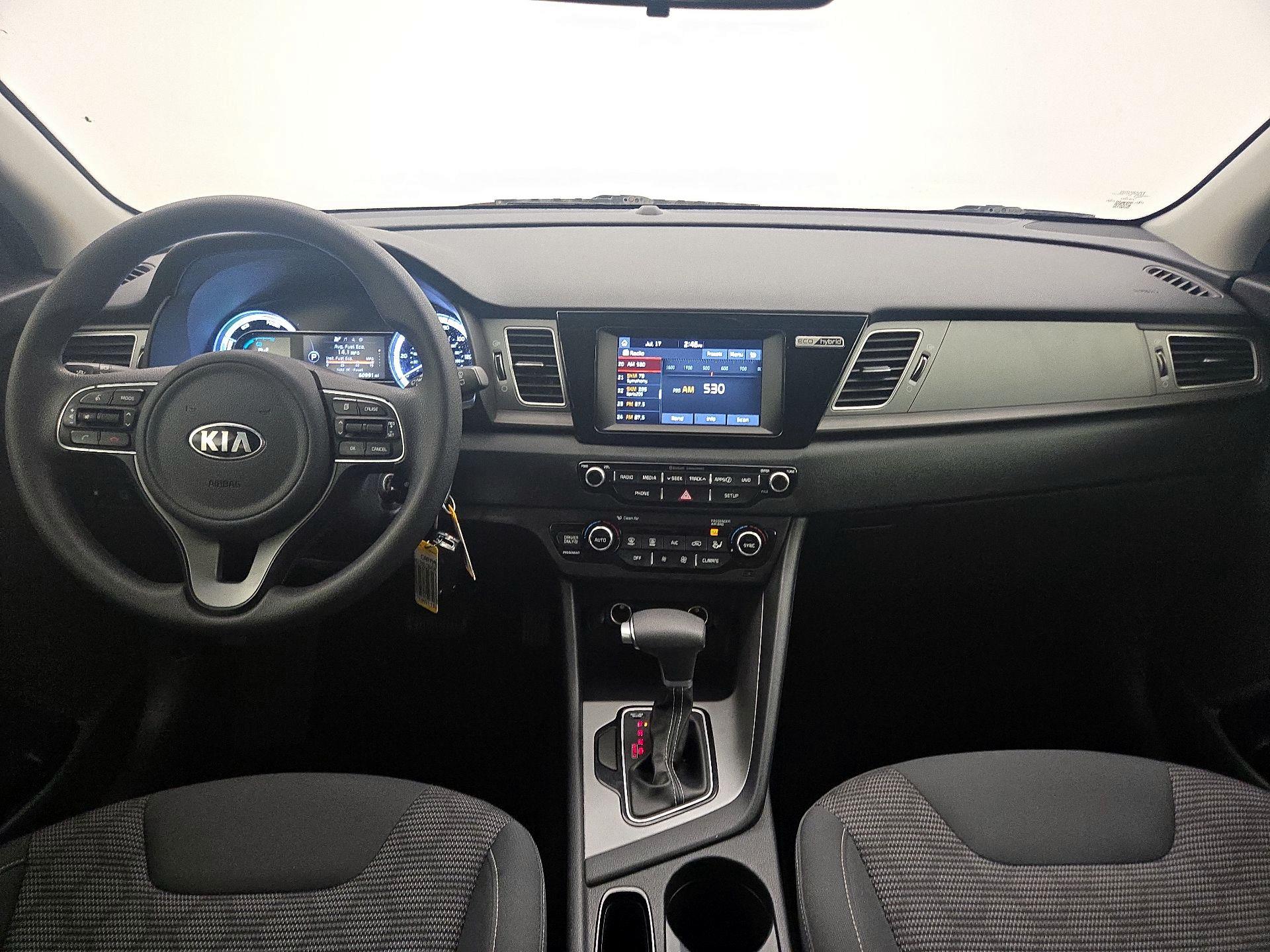 Thumbnail: 2017 Kia Niro - 9