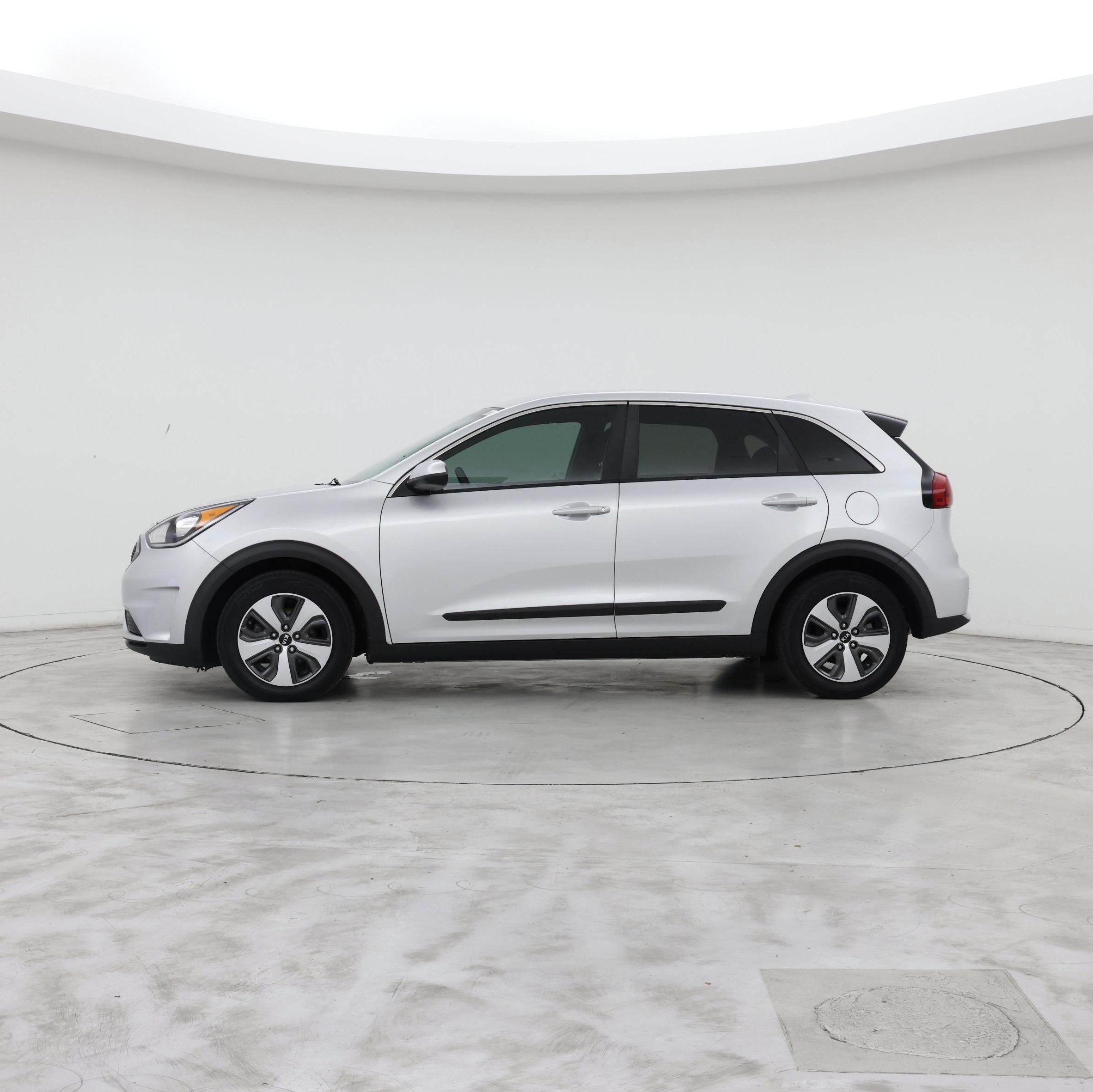 Thumbnail: 2017 Kia Niro - 3