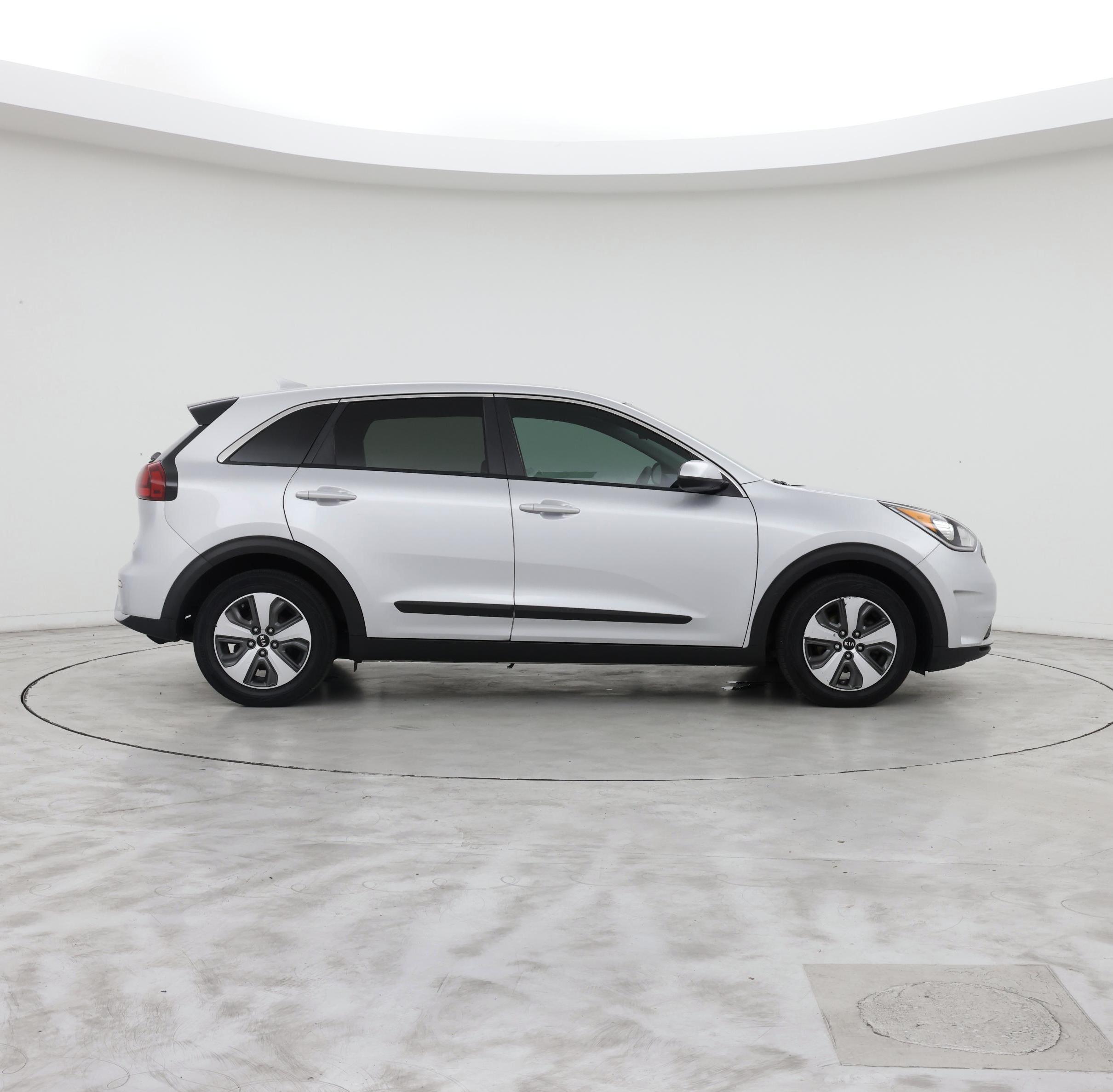Thumbnail: 2017 Kia Niro - 7