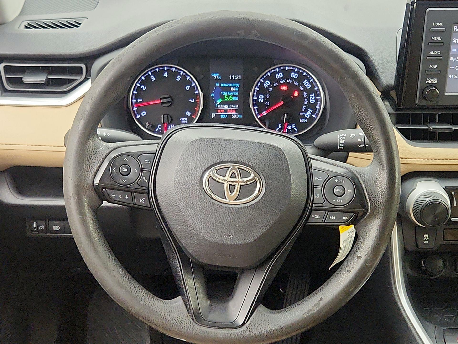 Thumbnail: 2019 Toyota RAV4 - 10
