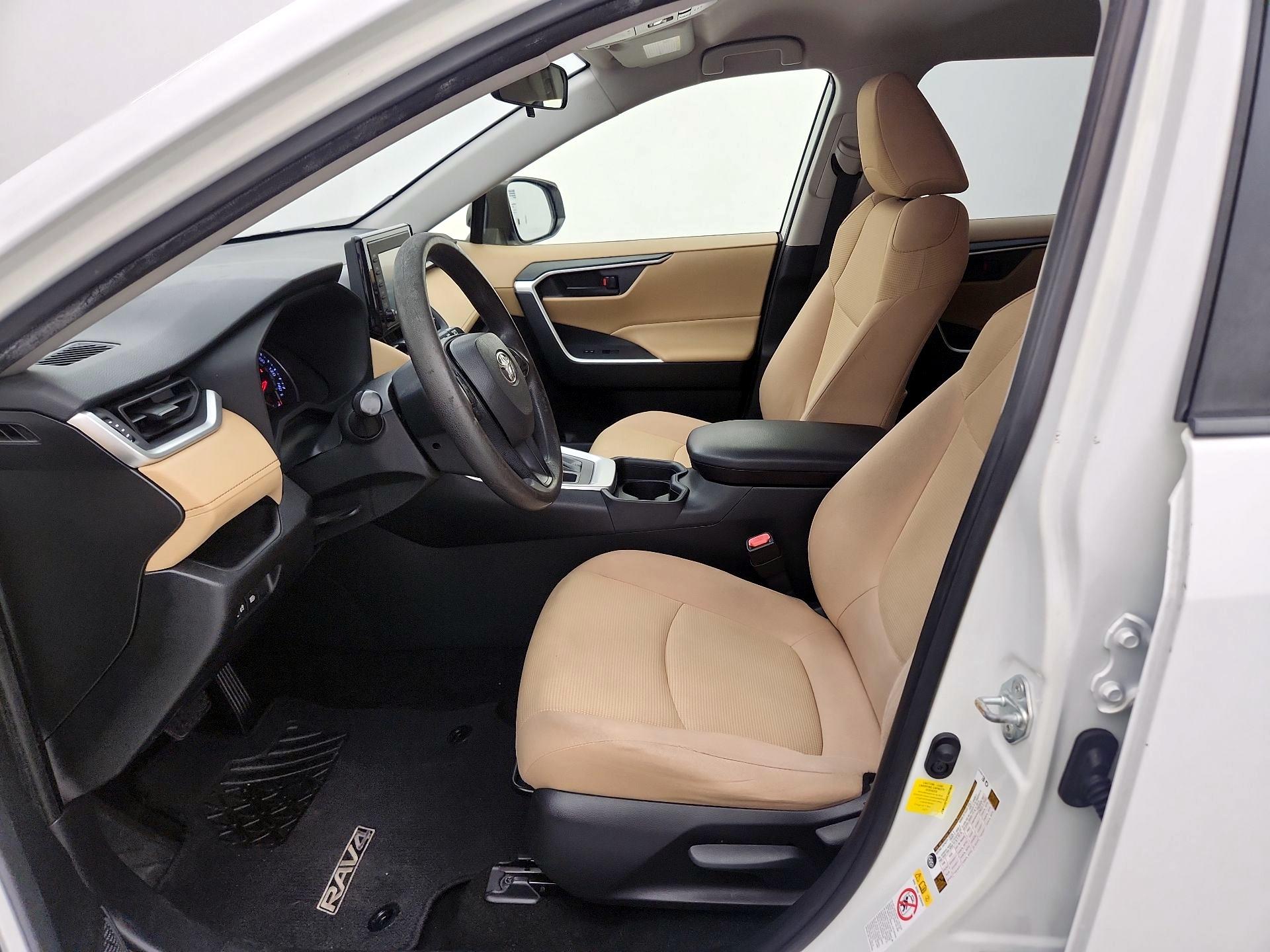 Thumbnail: 2019 Toyota RAV4 - 11