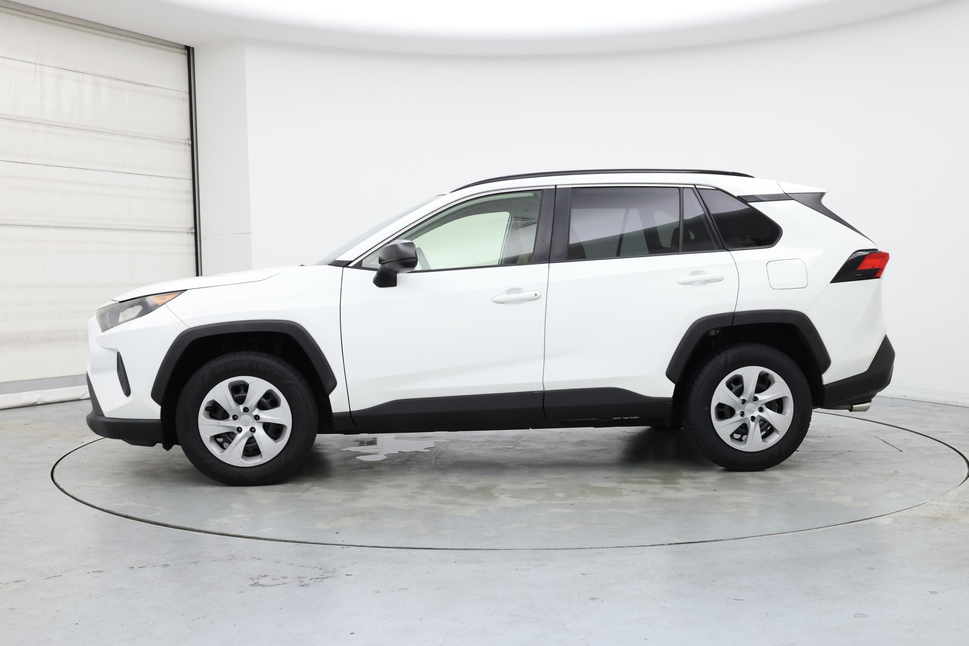 Thumbnail: 2019 Toyota RAV4 - 3