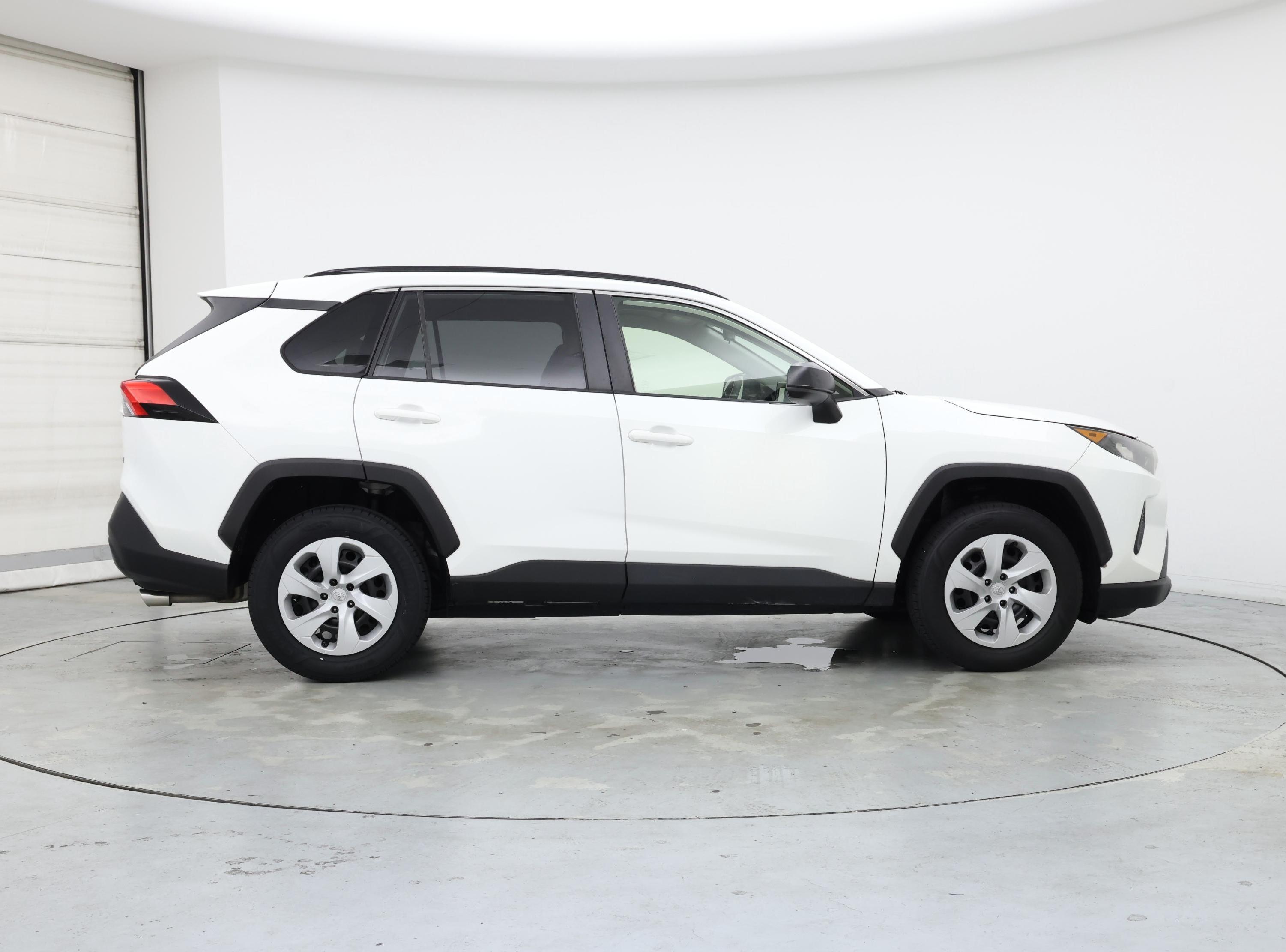 Thumbnail: 2019 Toyota RAV4 - 7