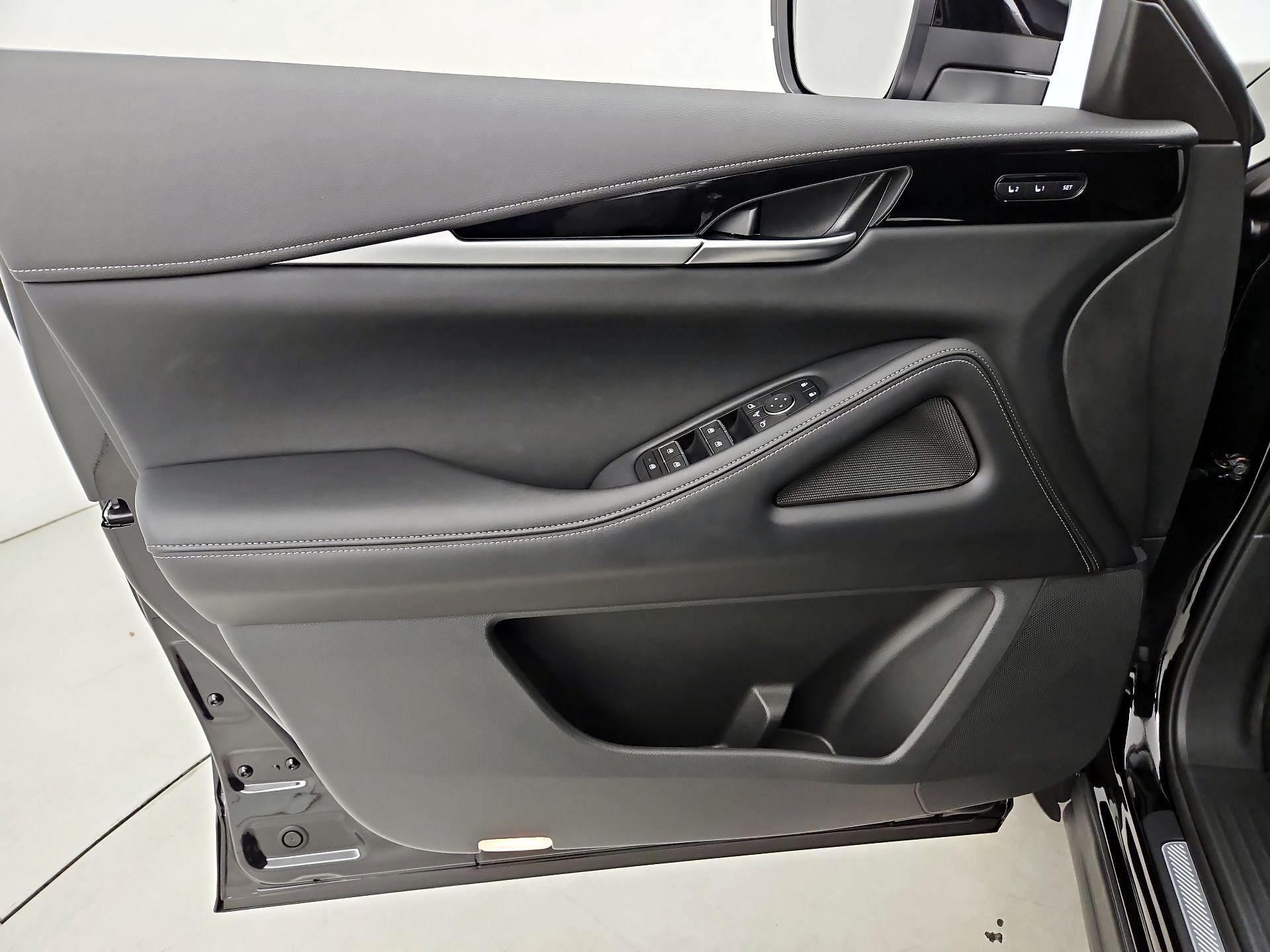 Thumbnail: 2025 INFINITI QX60 - 12
