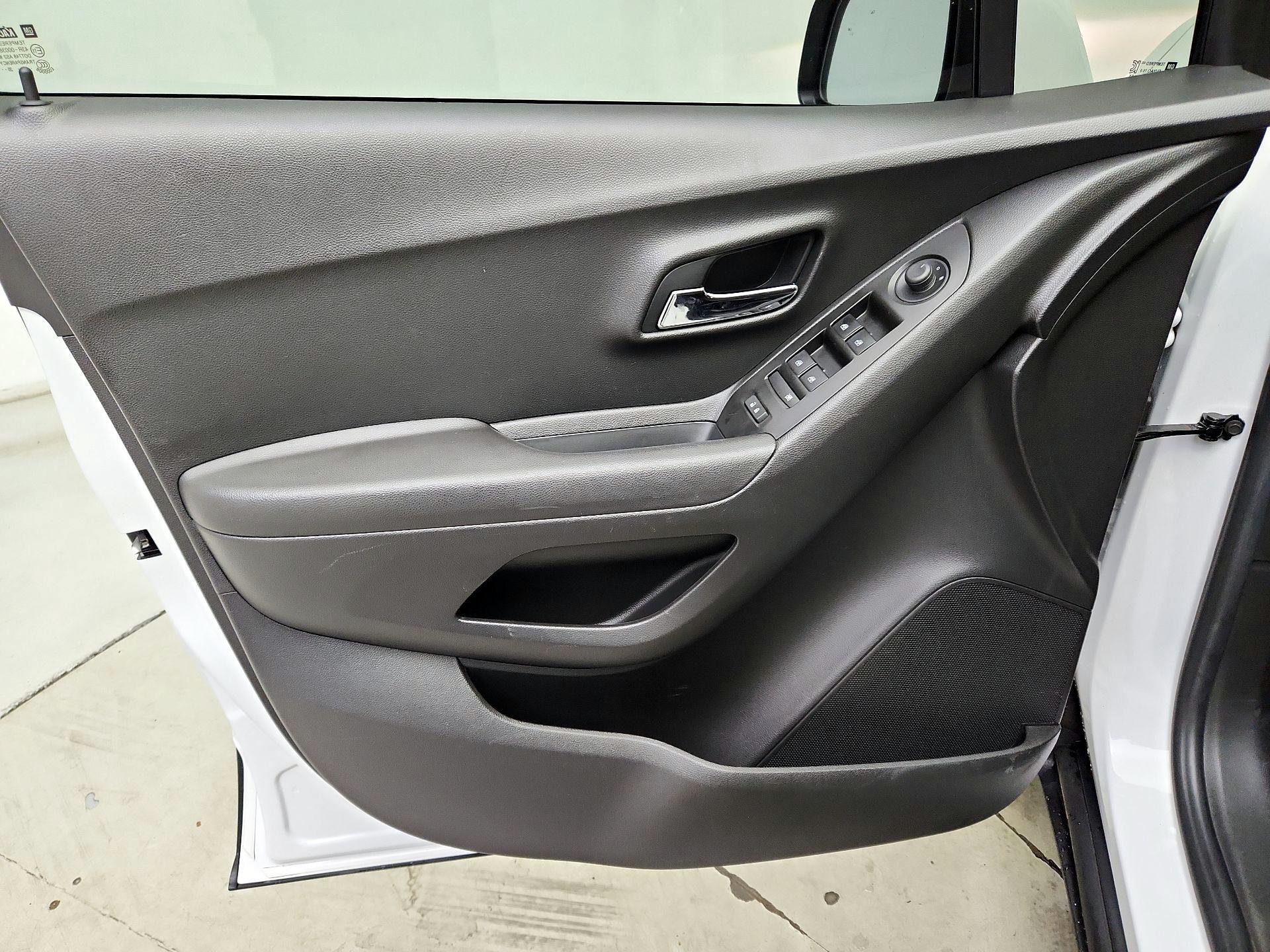Thumbnail: 2020 Chevrolet Trax - 12
