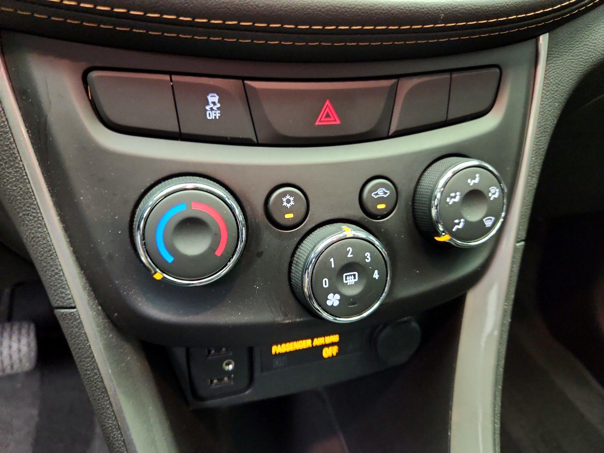 Thumbnail: 2020 Chevrolet Trax - 16