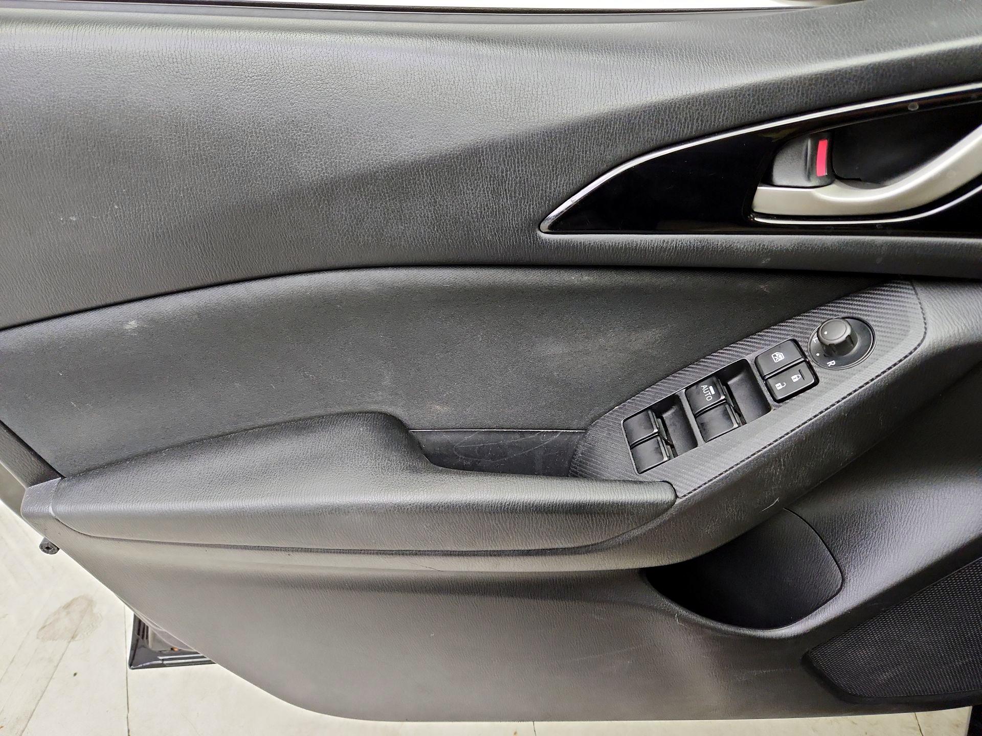 Thumbnail: 2015 Mazda Mazda3 - 12
