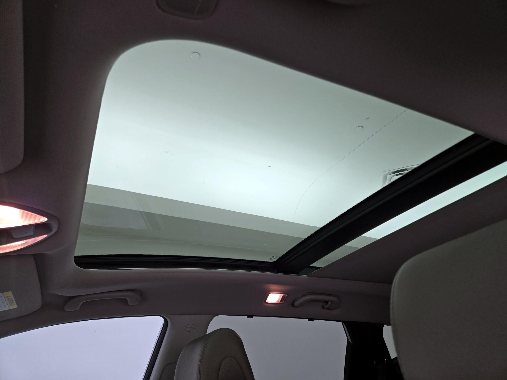 Thumbnail: 2013 Hyundai Santa Fe - 20