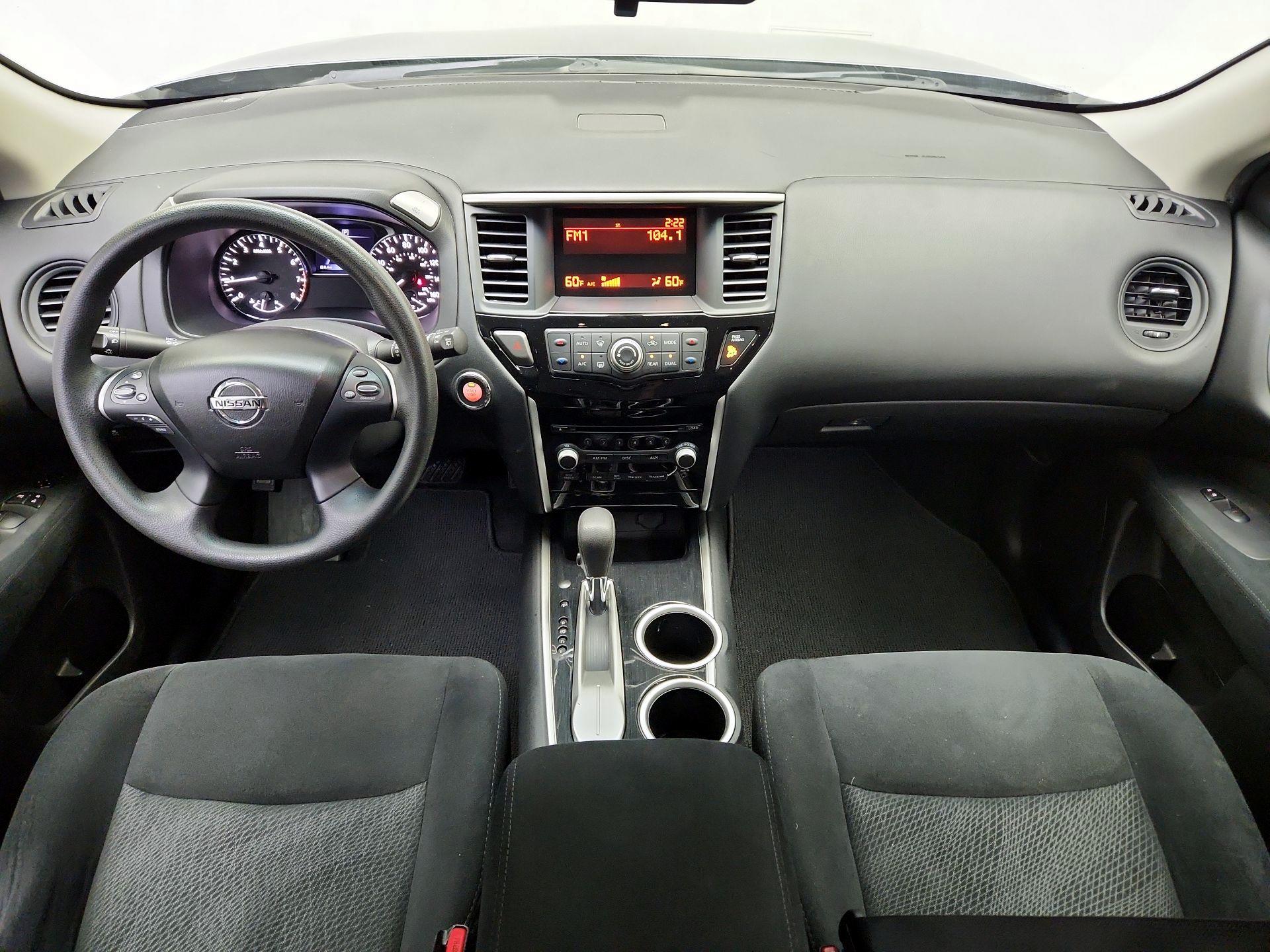 Thumbnail: 2016 Nissan Pathfinder - 9