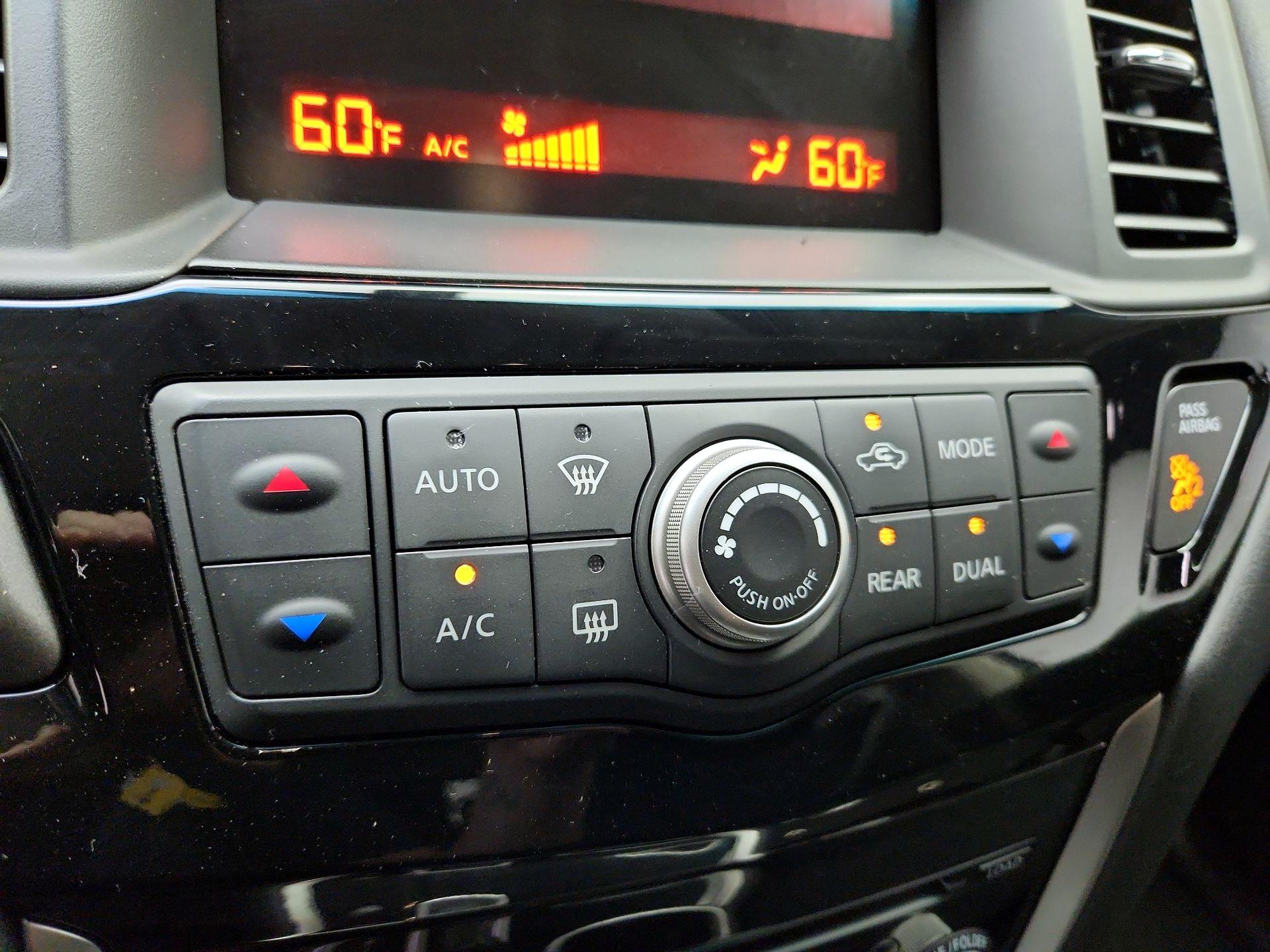 Thumbnail: 2016 Nissan Pathfinder - 15