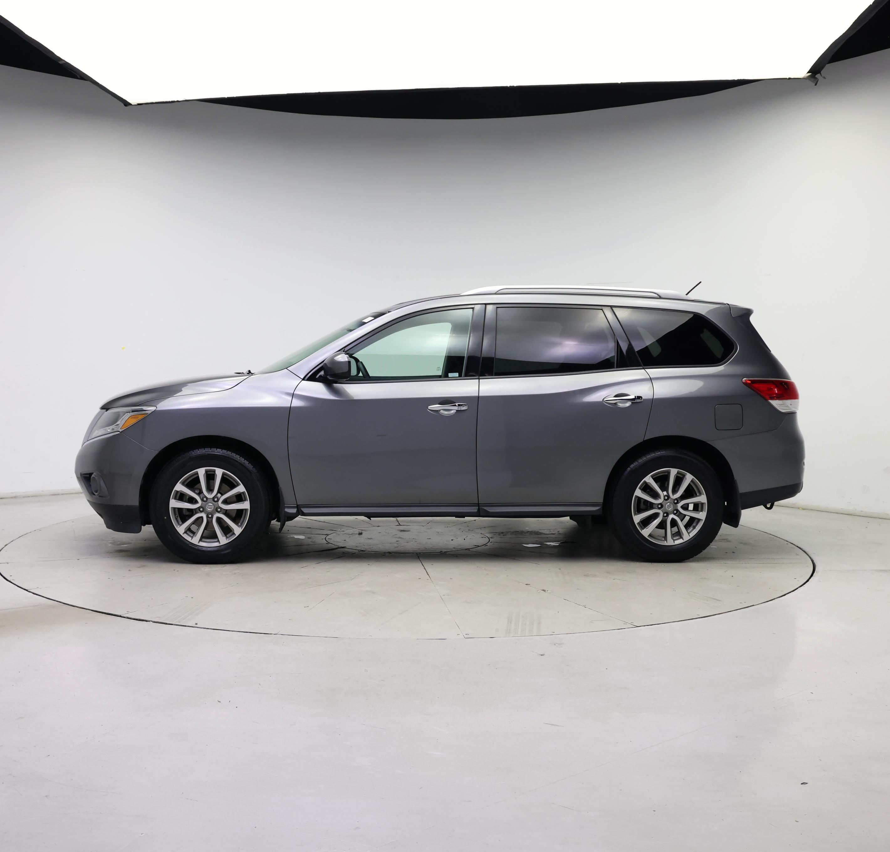 Thumbnail: 2016 Nissan Pathfinder - 3