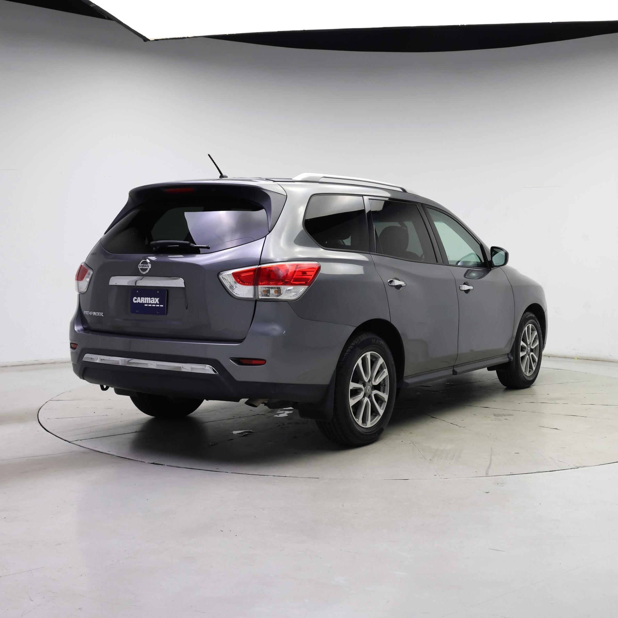Thumbnail: 2016 Nissan Pathfinder - 8
