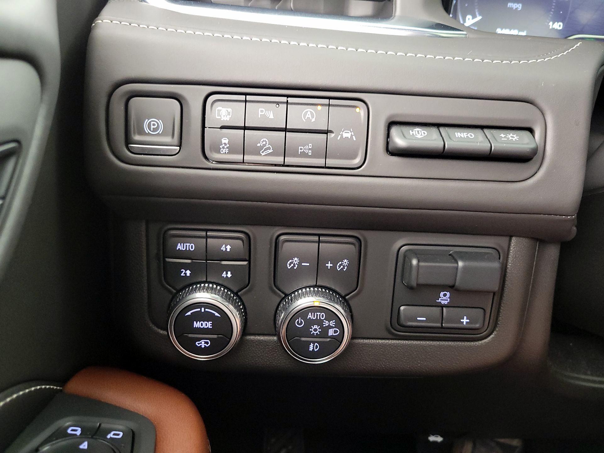 Thumbnail: 2023 GMC Yukon XL - 13