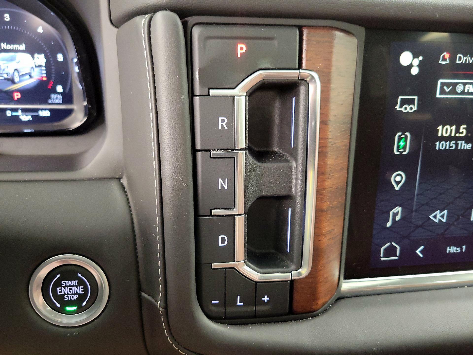 Thumbnail: 2023 GMC Yukon XL - 17