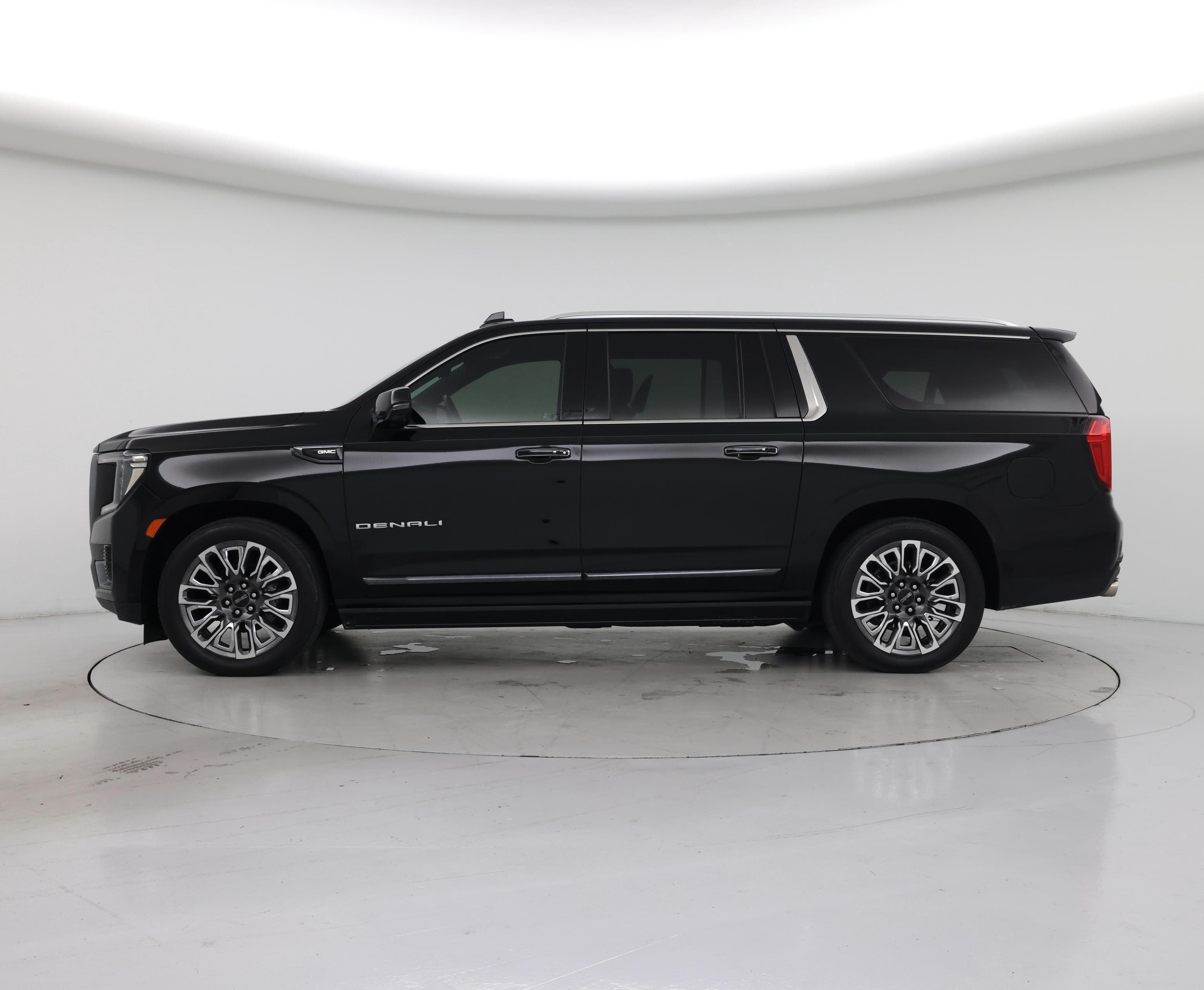 Thumbnail: 2023 GMC Yukon XL - 3