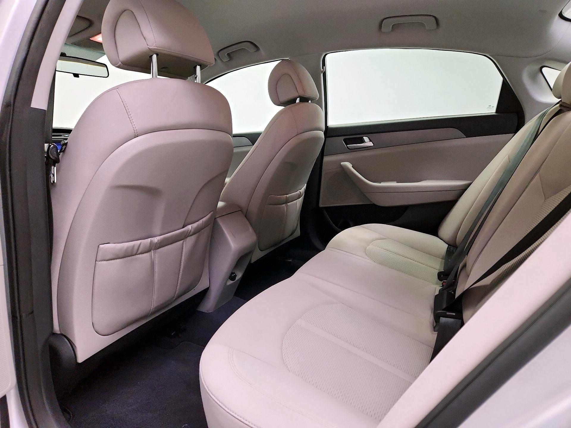 Thumbnail: 2015 Hyundai Sonata - 18