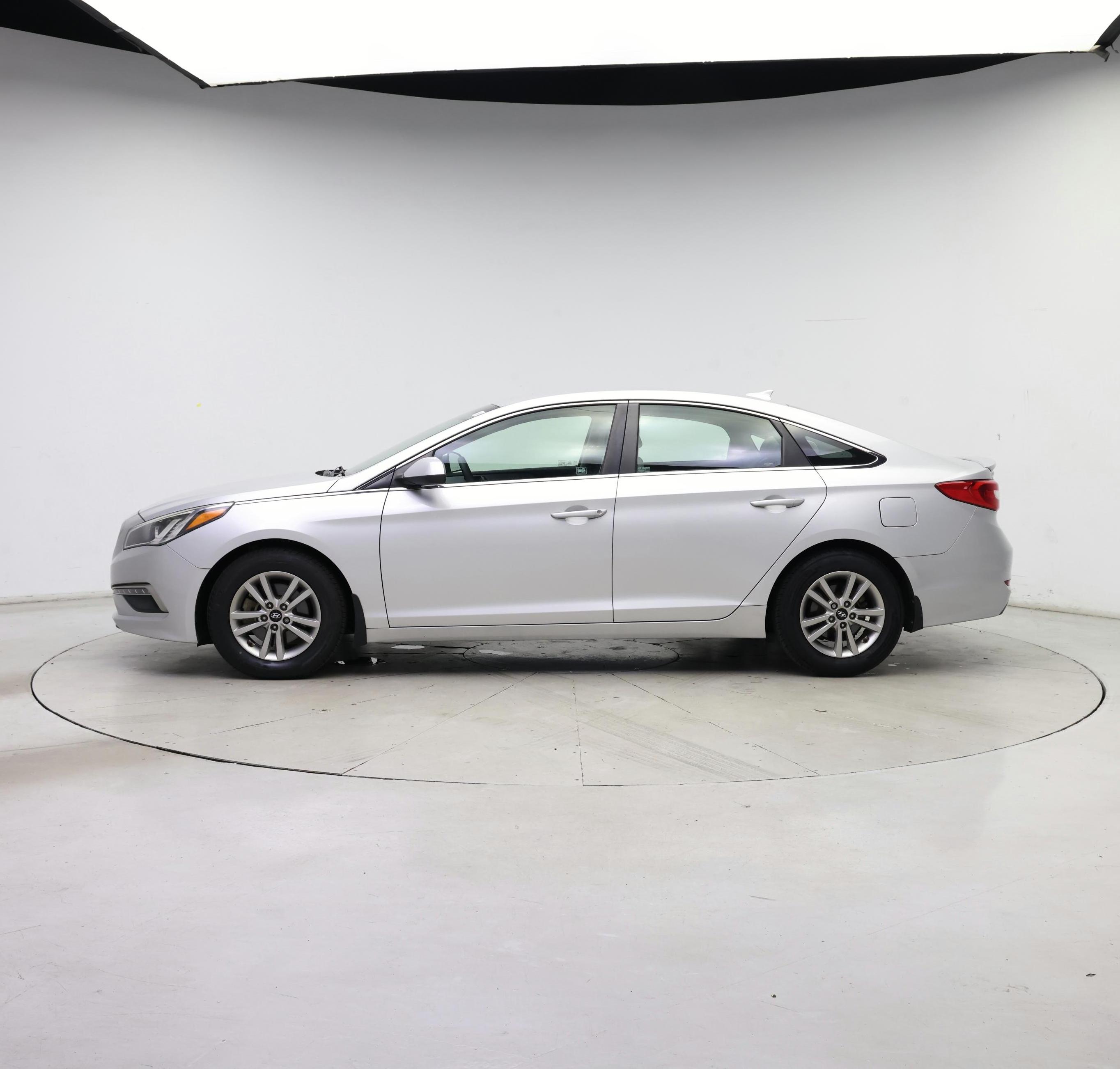 Thumbnail: 2015 Hyundai Sonata - 3