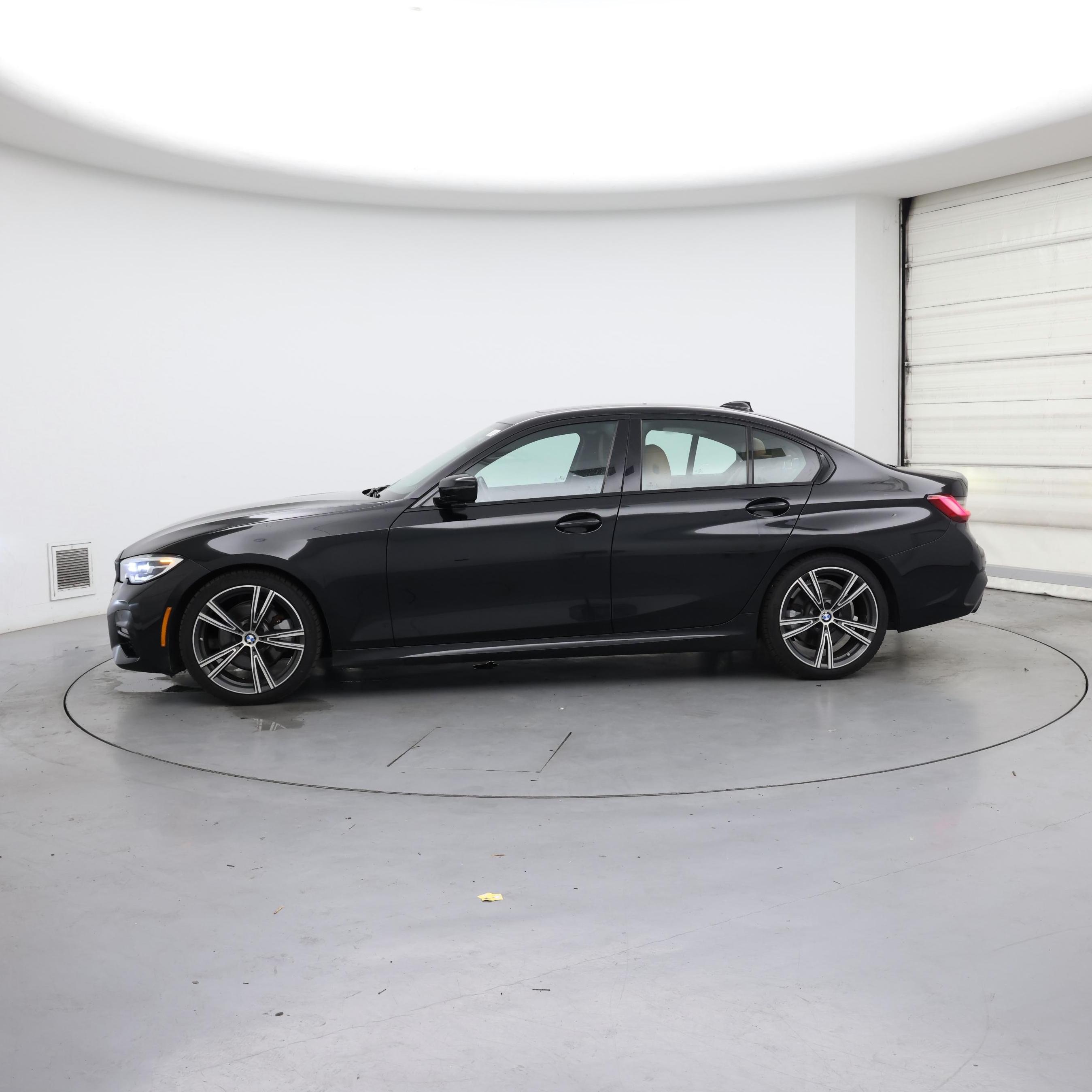 Thumbnail: 2021 BMW 3 Series - 3